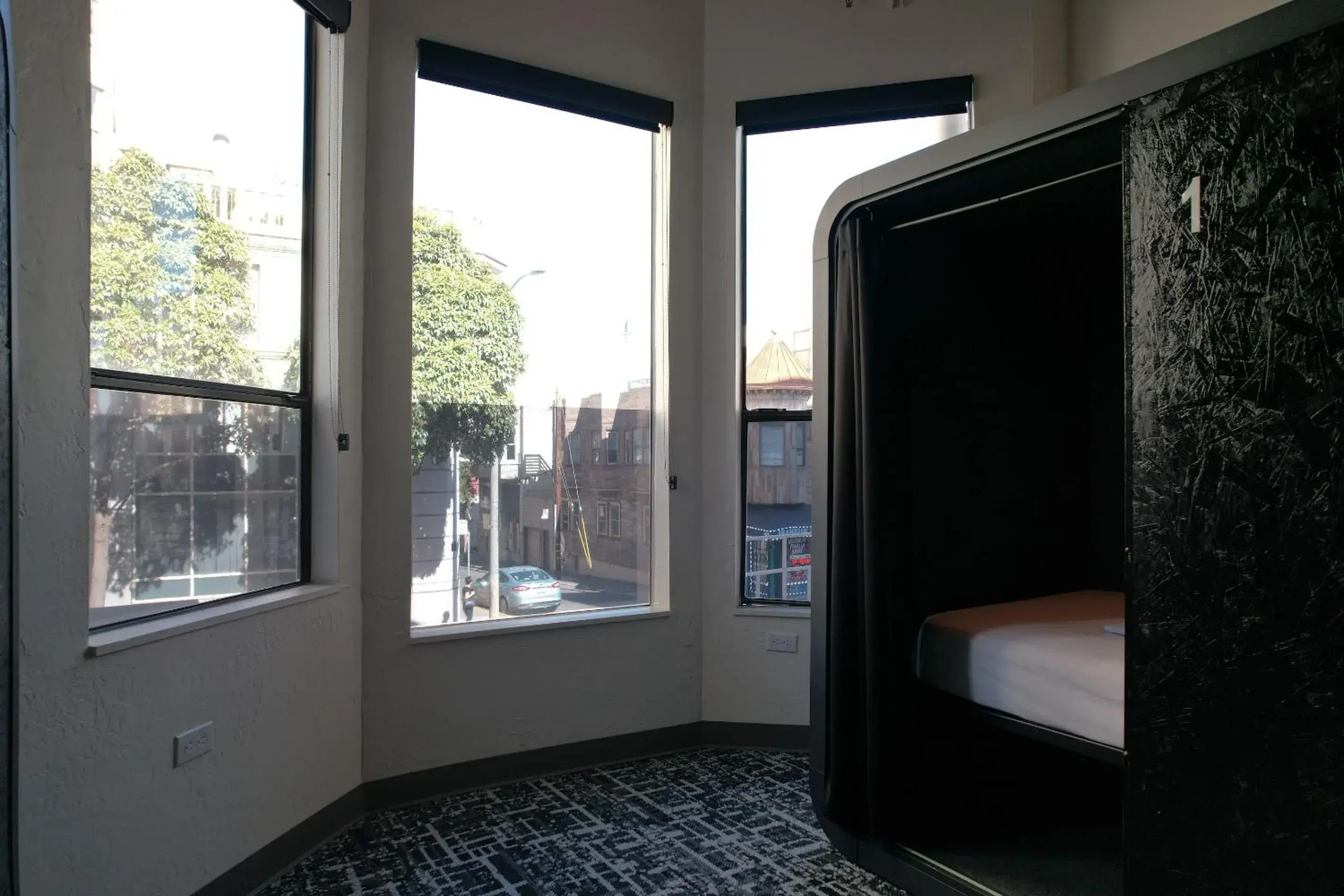 Basic Triple Room with Shared Bathroom in Chapter San Francisco Basic Triple Room with Shared Bathroom in Chapter San Francisco