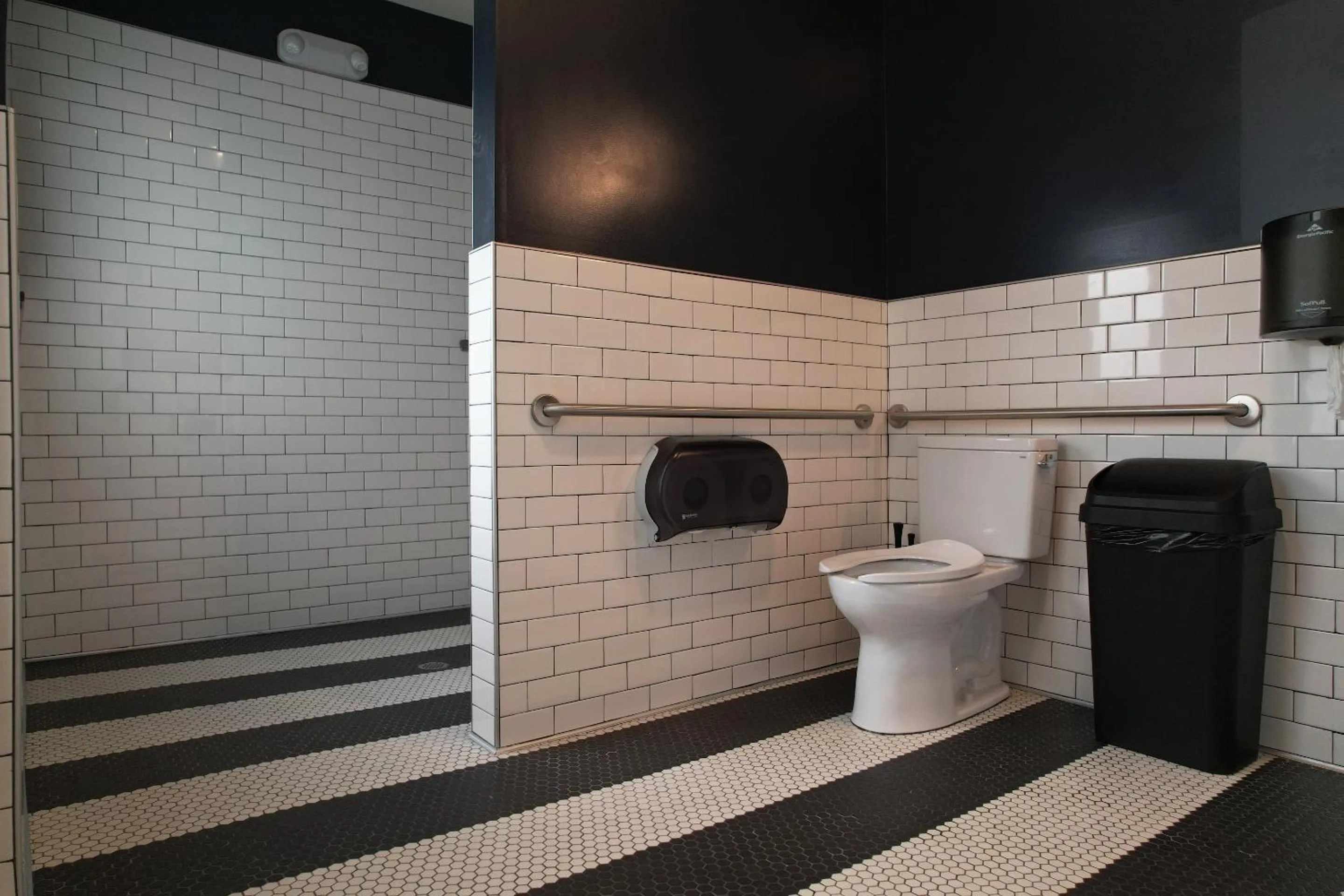 Toilet in Nap York San Francisco Sleep Station