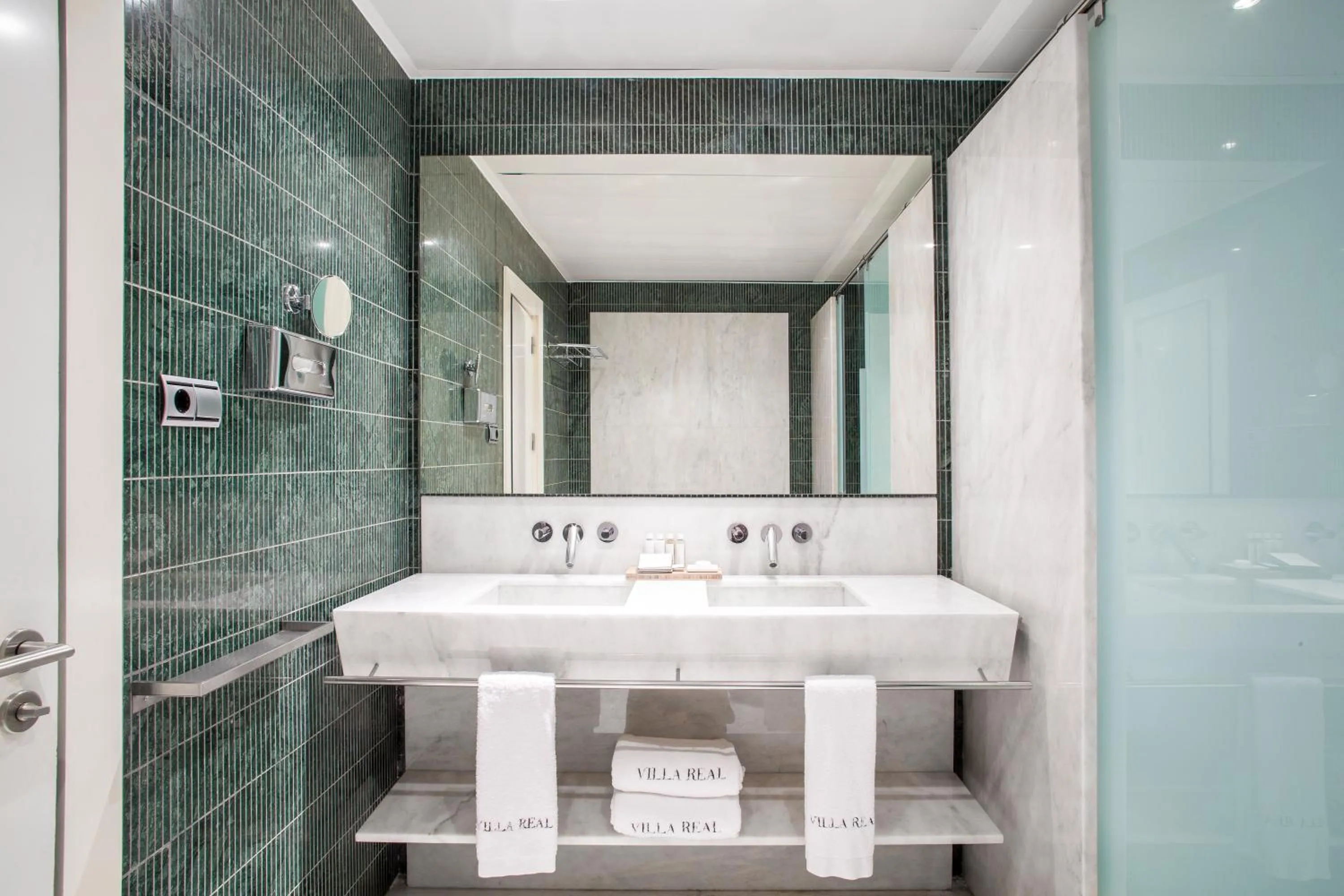 Bathroom in Hotel Villa Real, a member of Preferred Hotels & Resorts