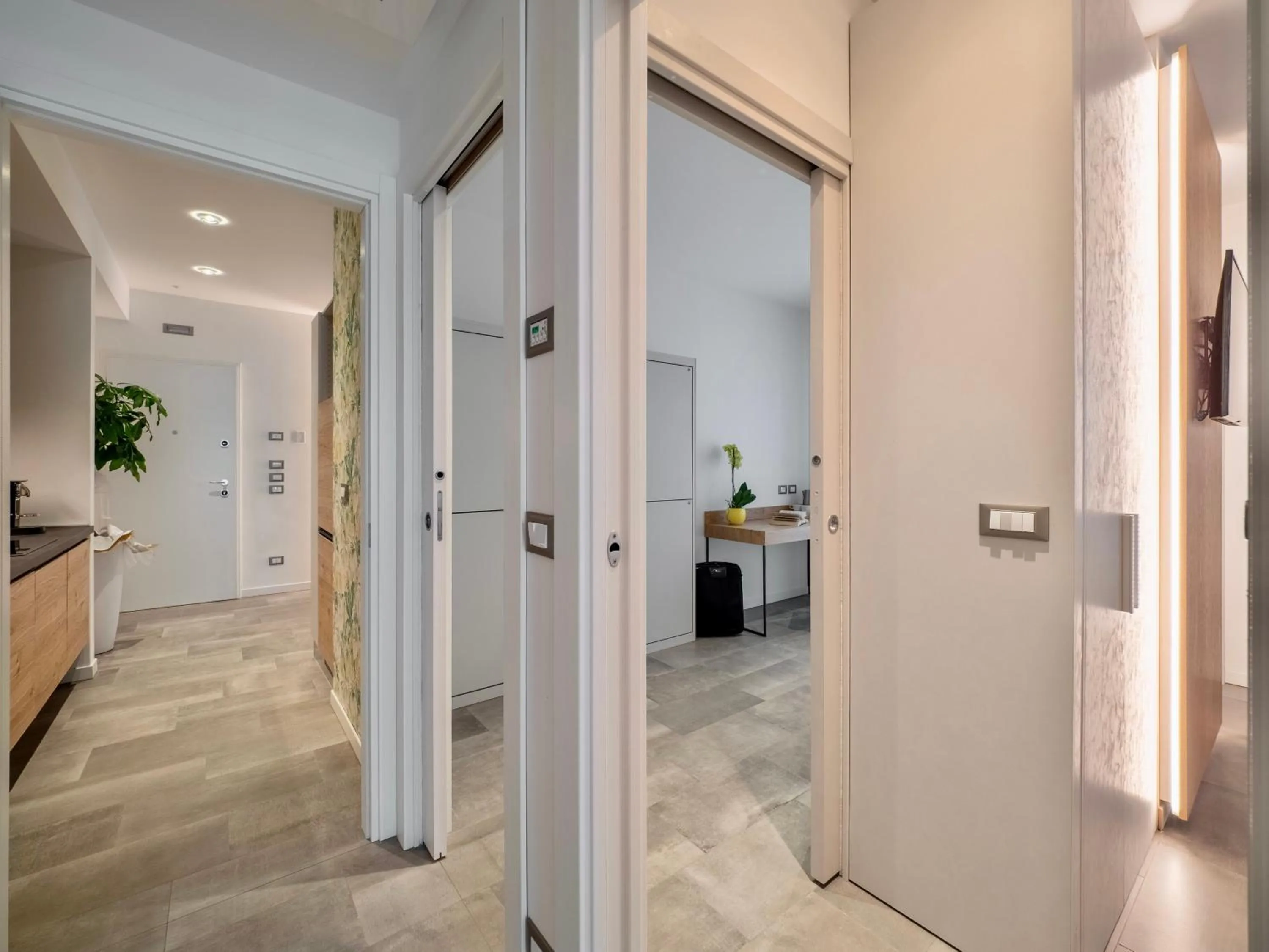 wardrobe in Venice Green Residence