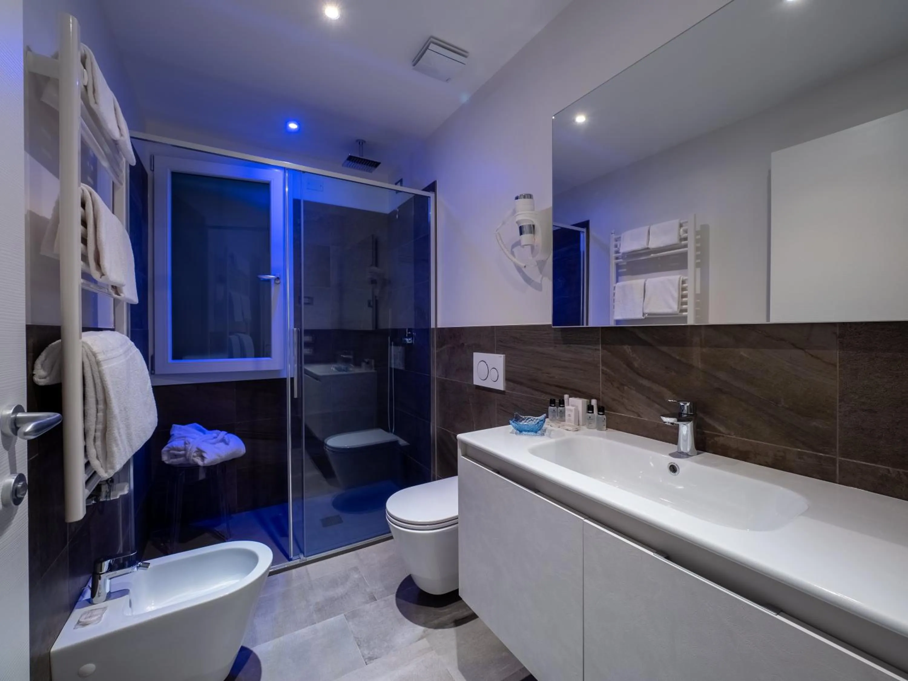 Shower in Venice Green Residence