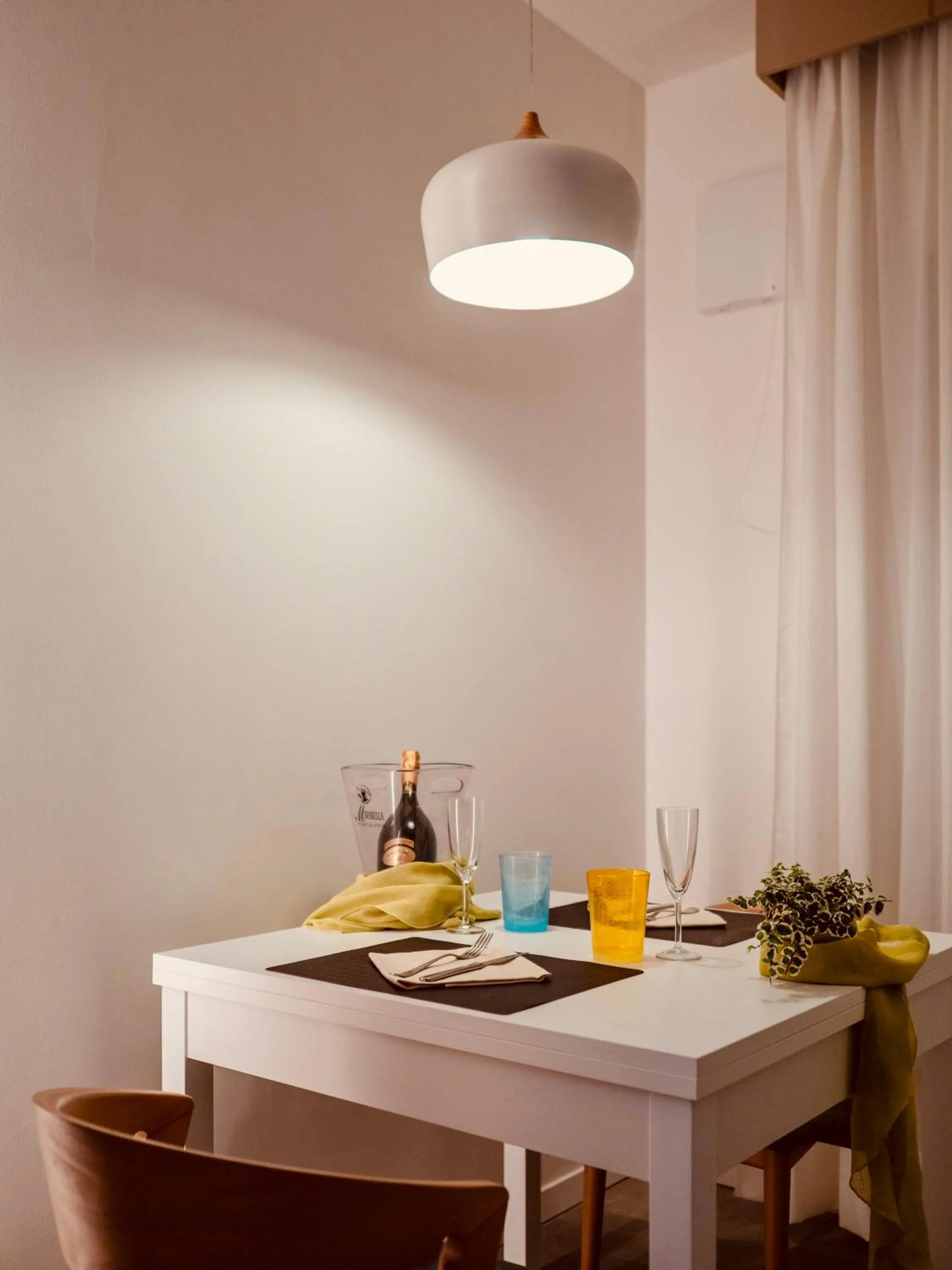 Dining area in Venice Green Residence