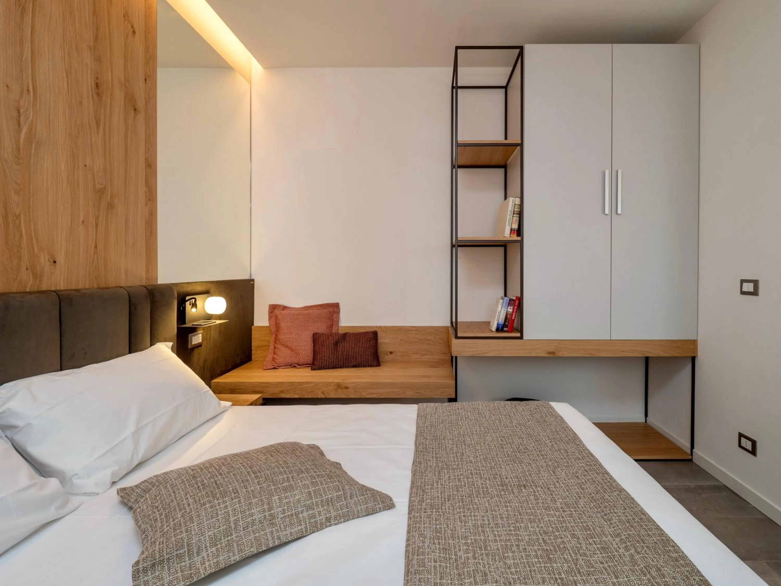 Bedroom, Bed in Venice Green Residence