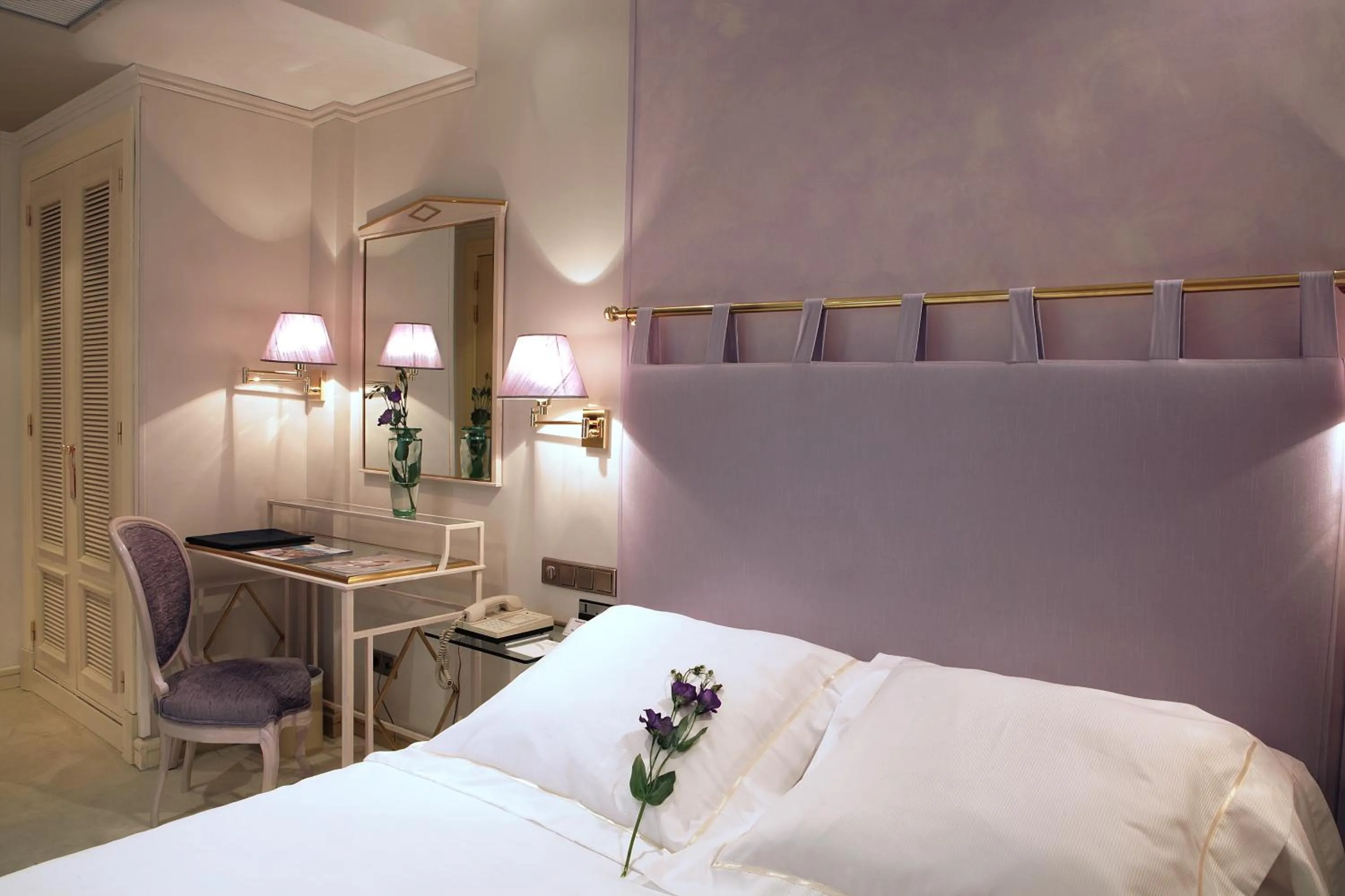 Photo of the whole room, Bed in Inhala Hotel Garden