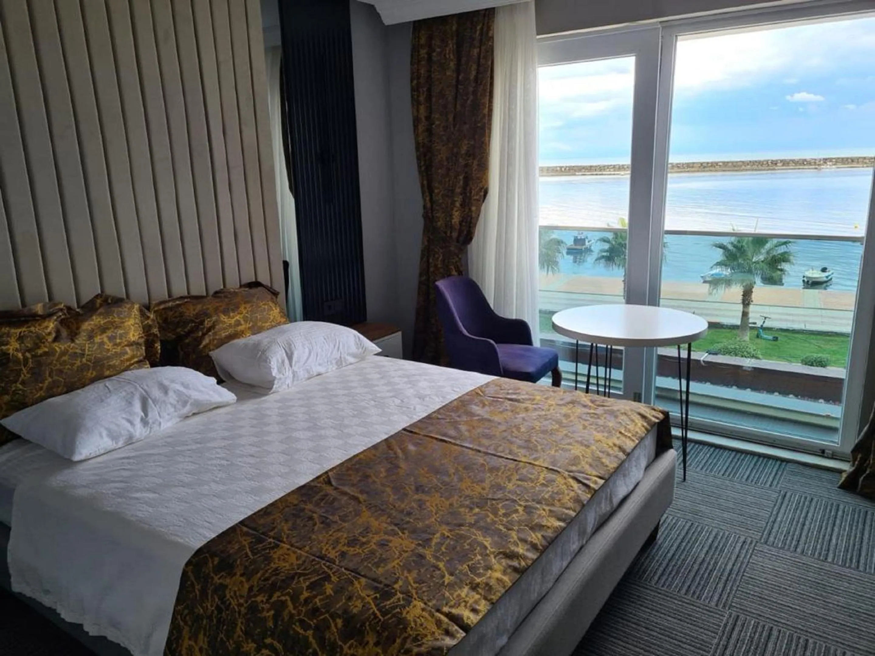 Sea view, Bed in Çepni's HOTEL