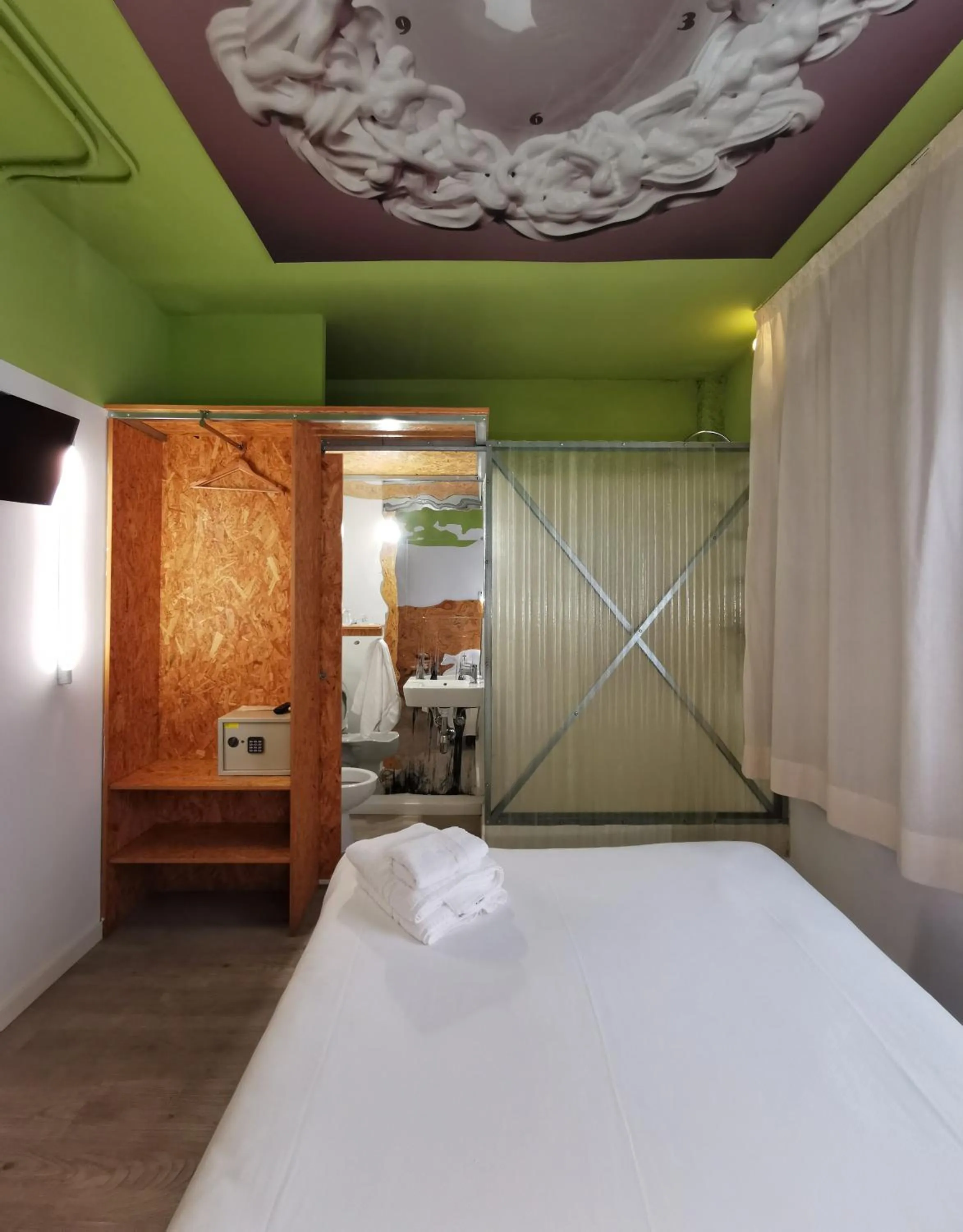 Photo of the whole room, Bed in La Posada de El Chaflán