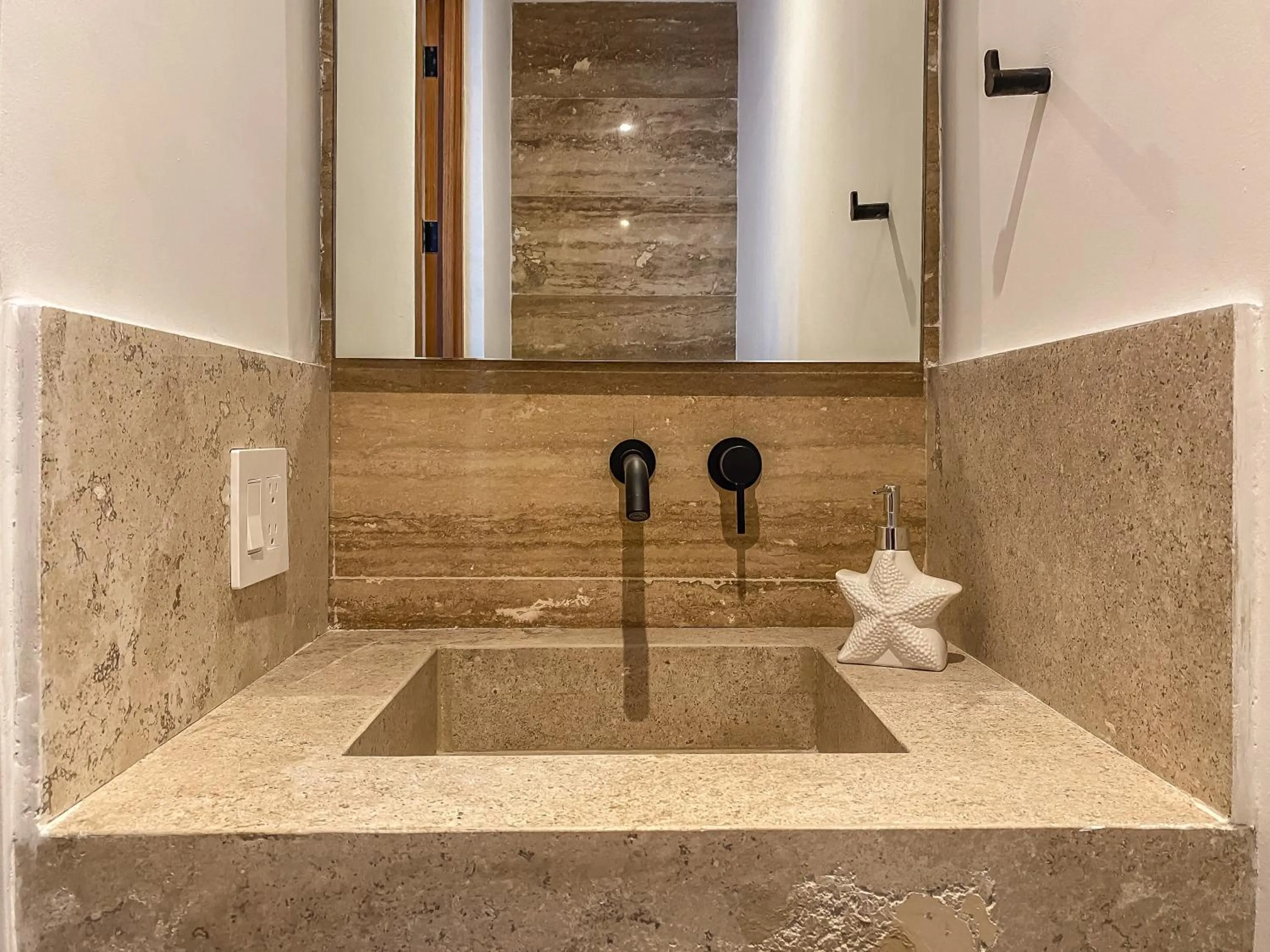 Bathroom in Villas Tropical By Andiani