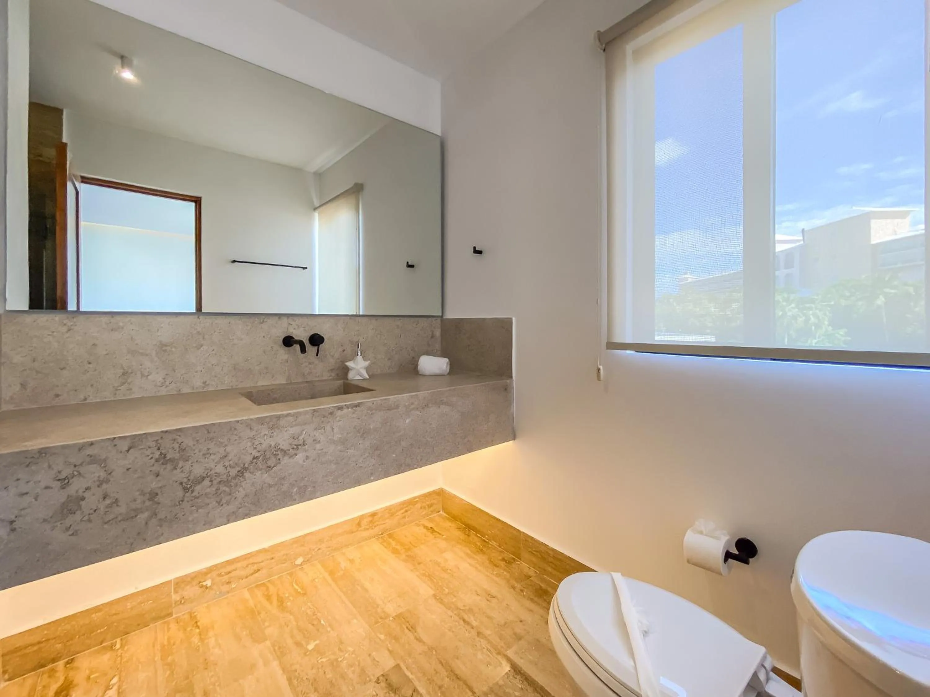 Bathroom in Villas Tropical By Andiani