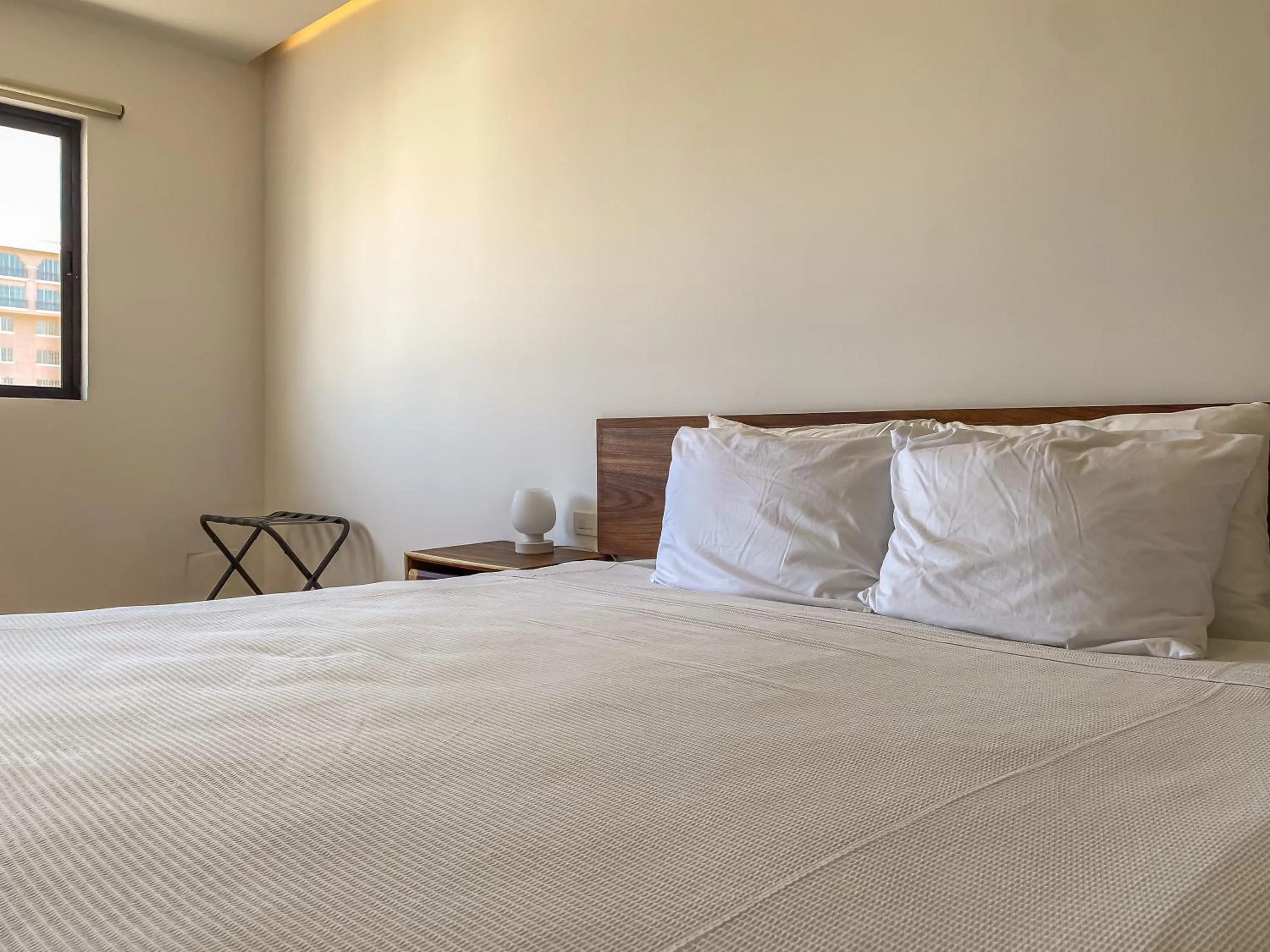 Bedroom, Bed in Villas Tropical By Andiani