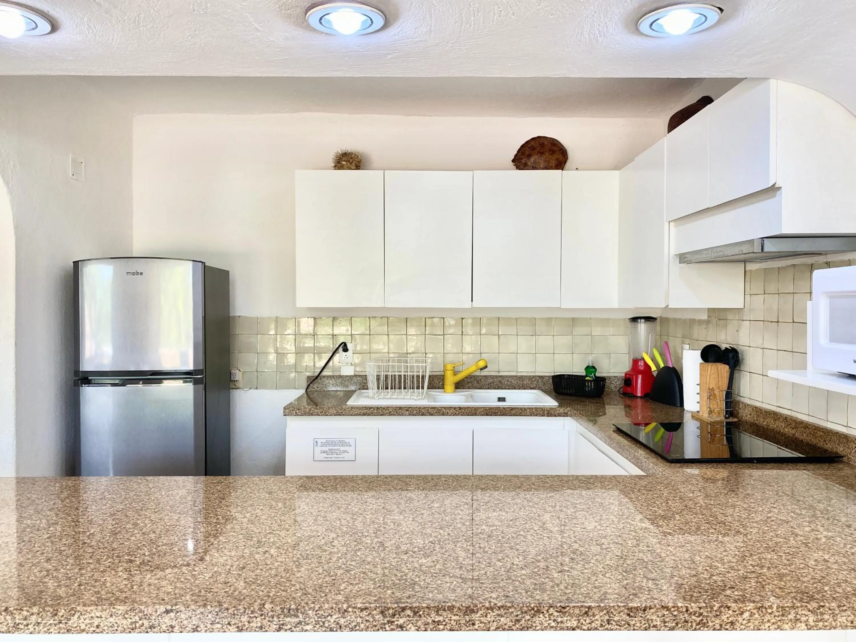 kitchen in Villas Tropical By Andiani