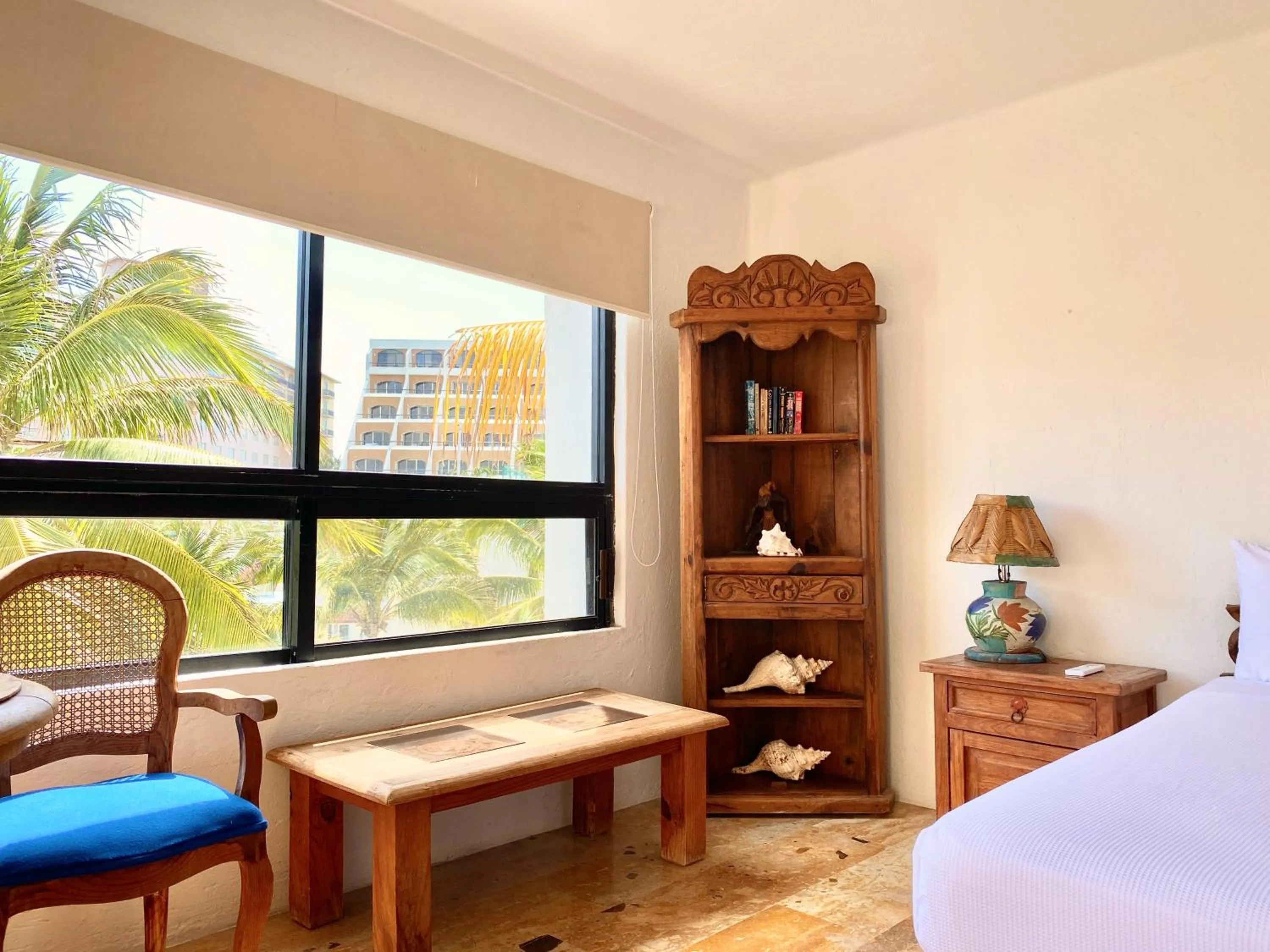 Bedroom, Bed in Villas Tropical By Andiani