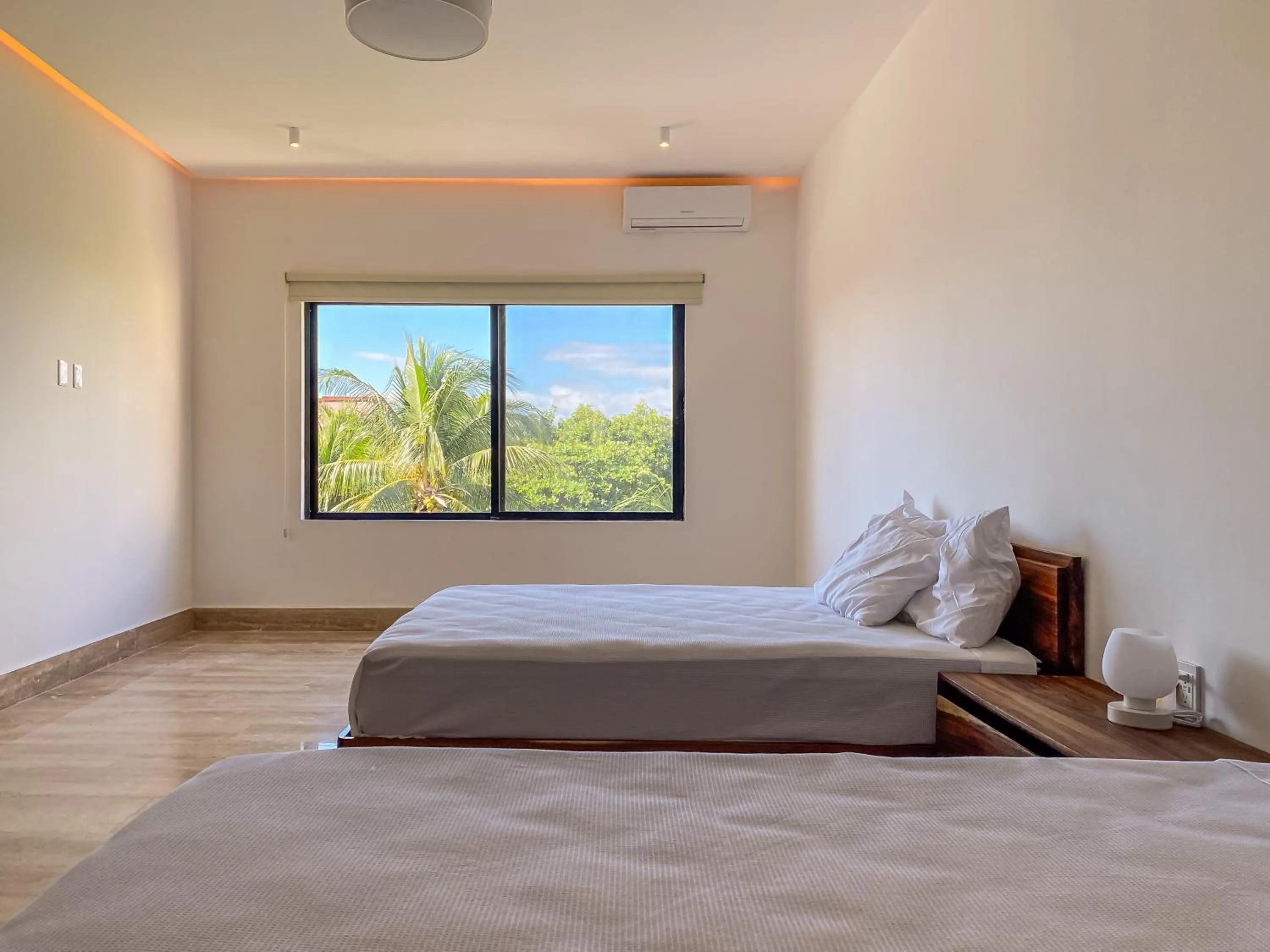 Bedroom, Bed in Villas Tropical By Andiani