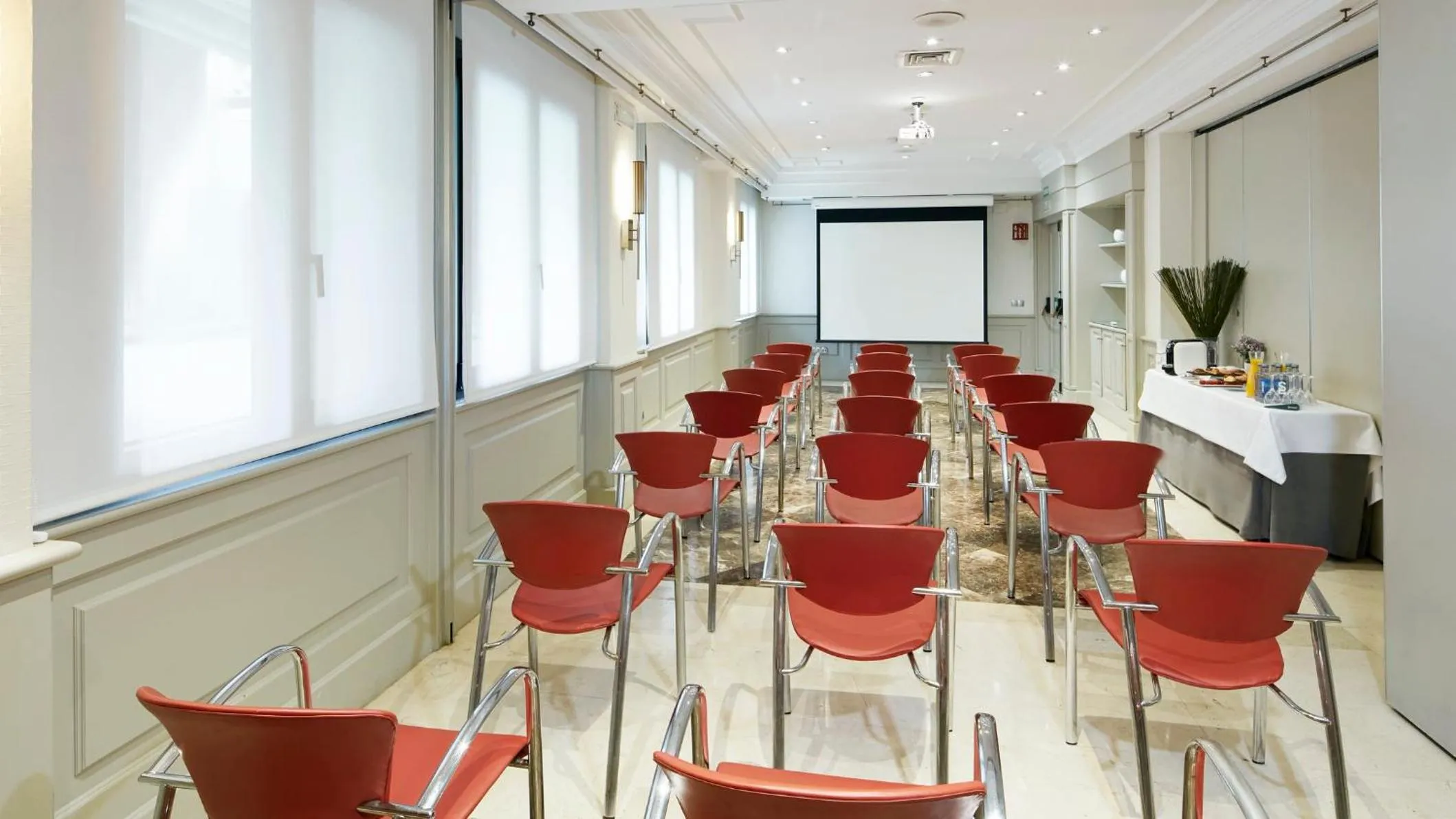 Meeting/conference room in Sercotel Gran Hotel Conde Duque