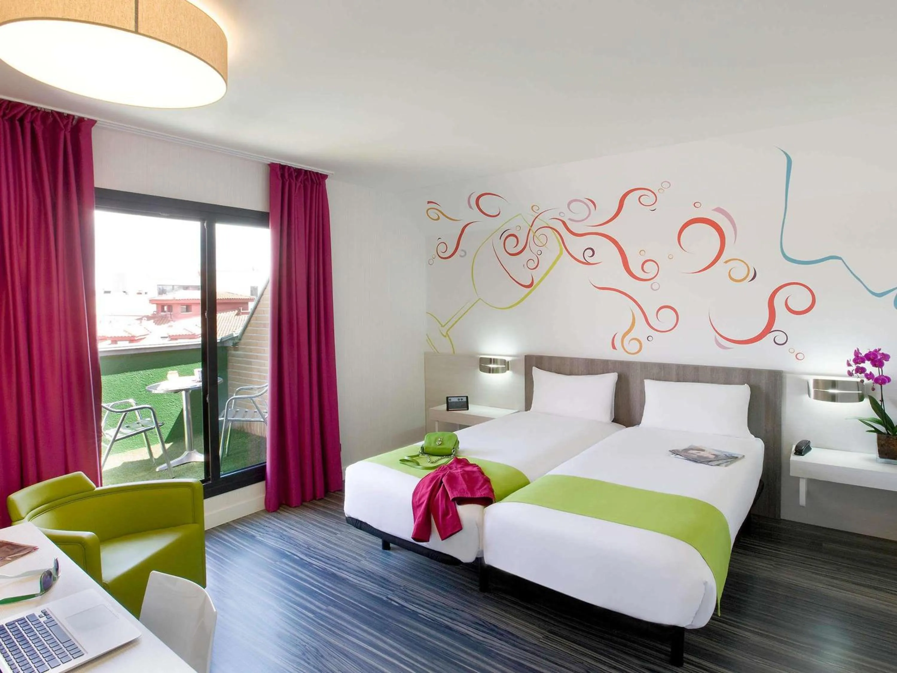 Bedroom, Bed in Ibis Styles Madrid Prado