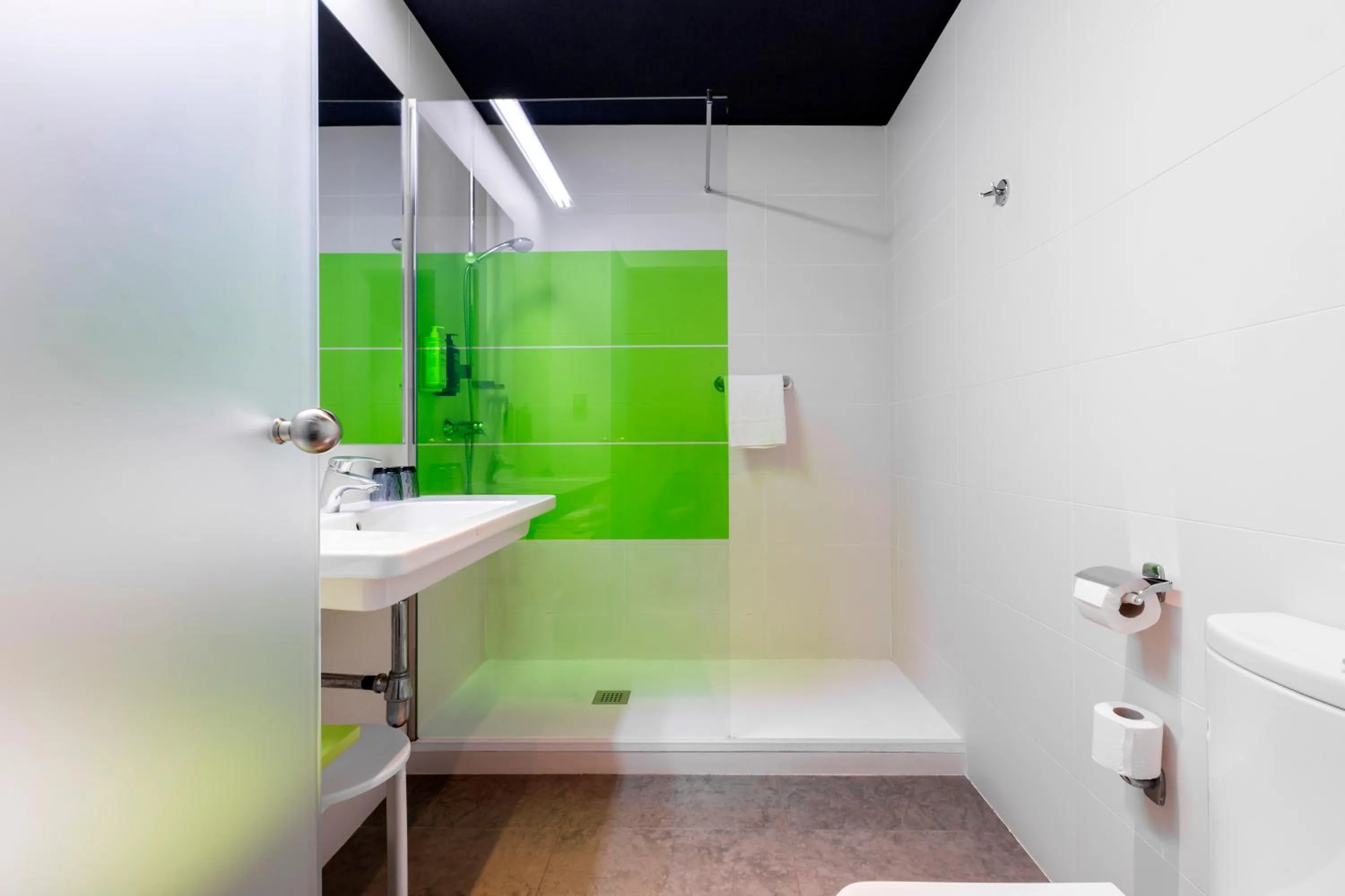 Bathroom in Ibis Styles Madrid Prado