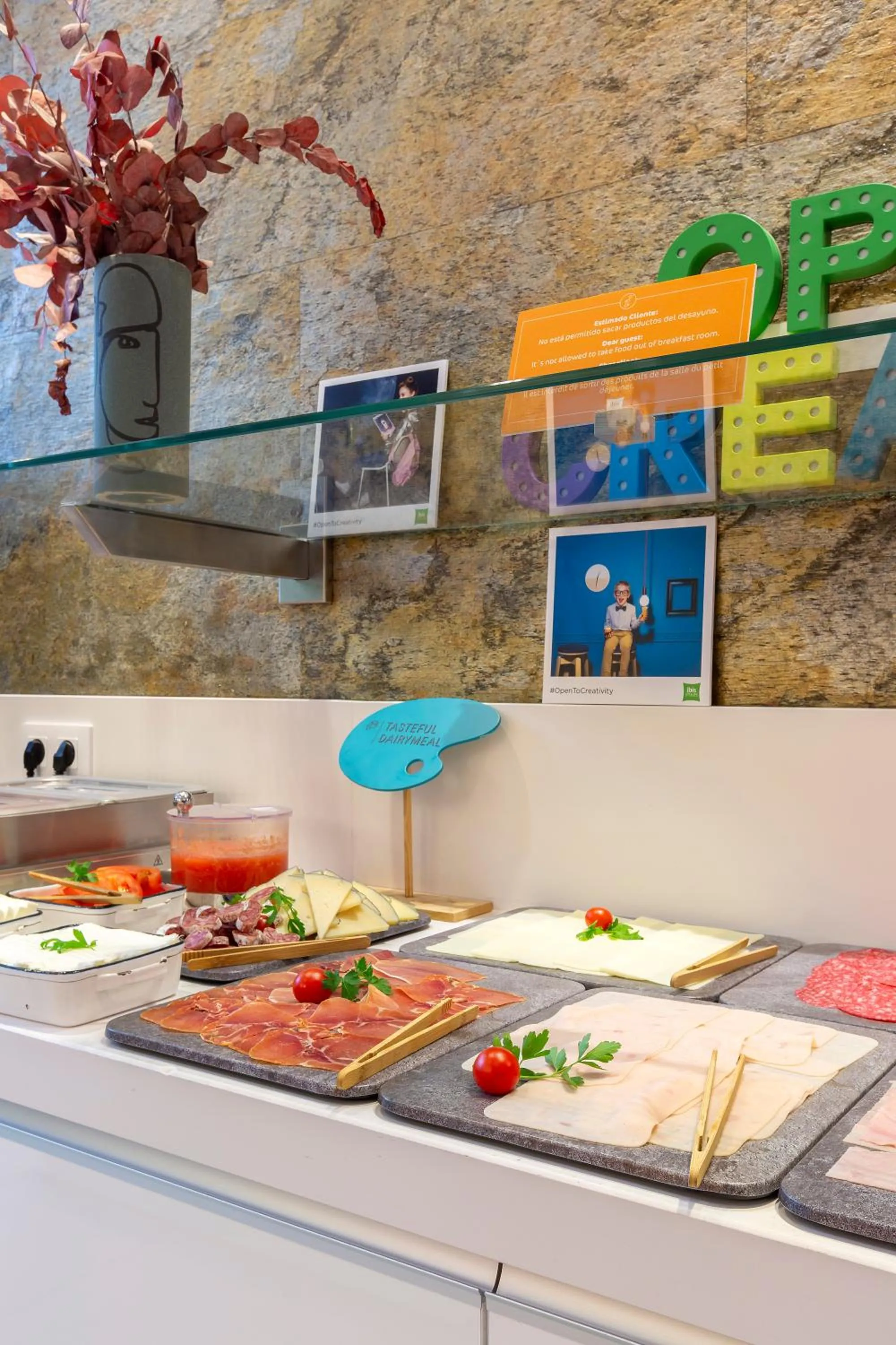 Buffet breakfast in Ibis Styles Madrid Prado