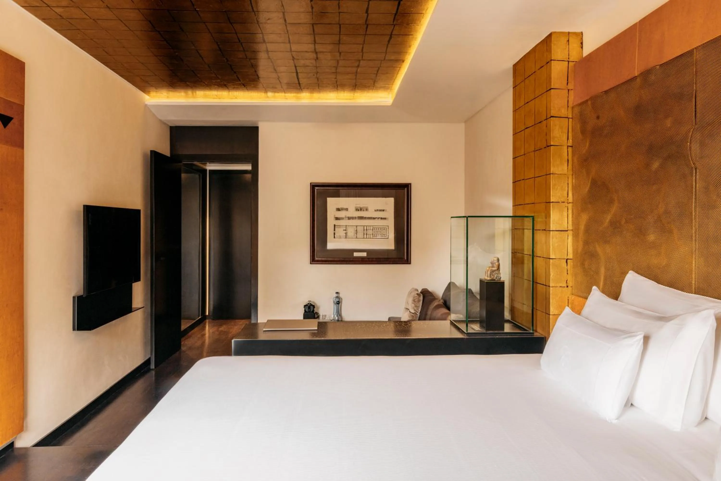 Bedroom, Bed in Claris Hotel & Spa GL, a Small Luxury Hotel of the World