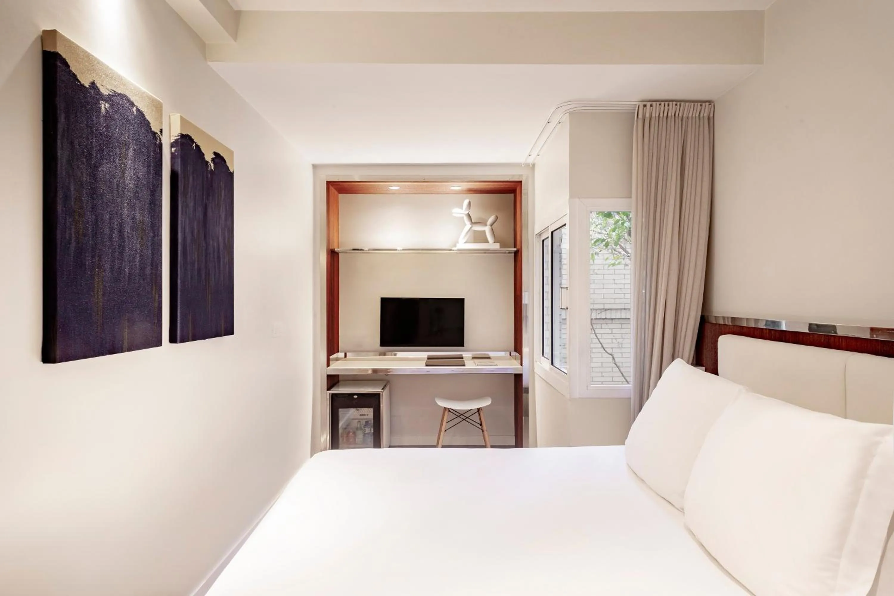 Bedroom, Bed in Hotel Balmes, a member of Preferred Hotels & Resorts