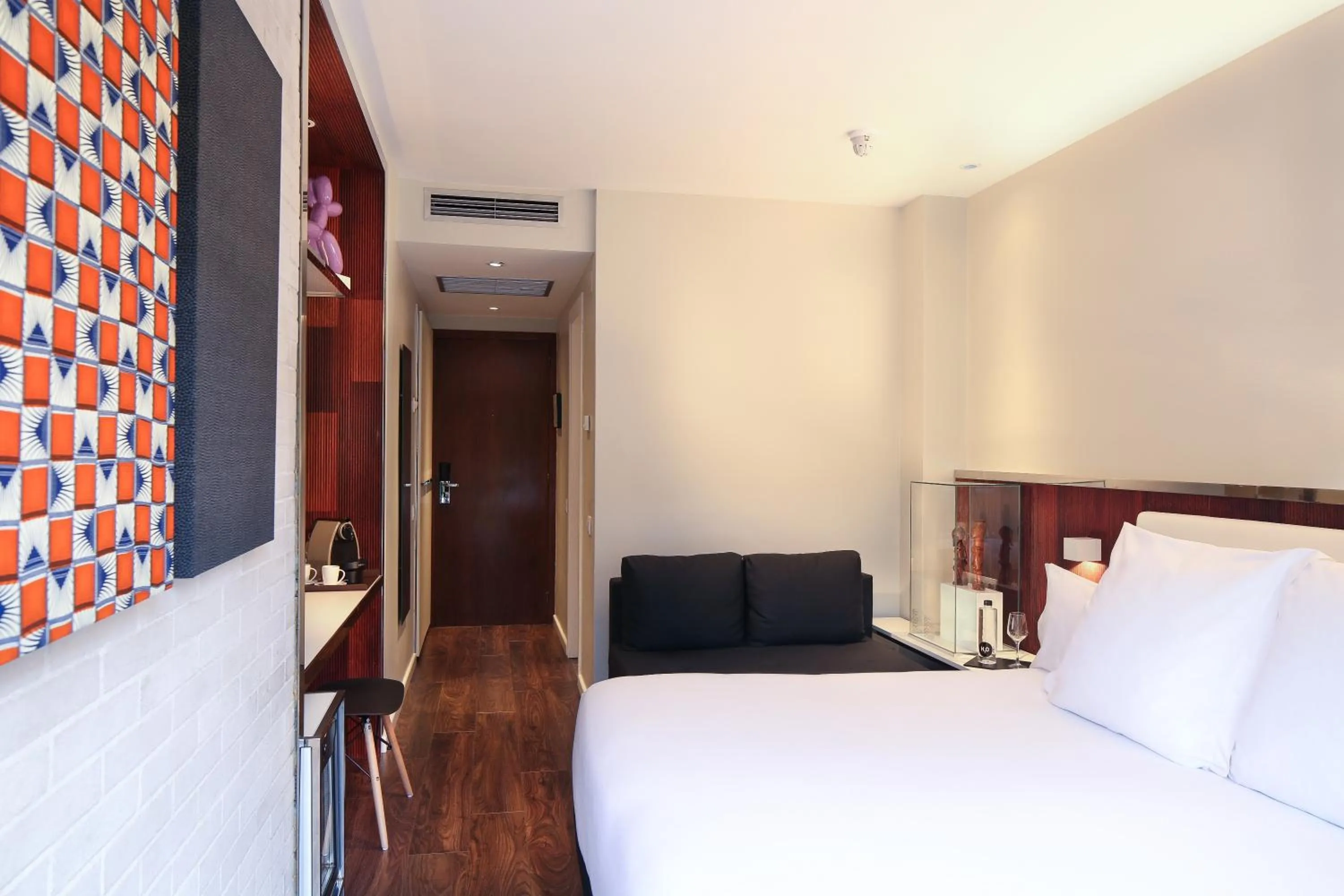 Bedroom, Bed in Hotel Balmes, a member of Preferred Hotels & Resorts
