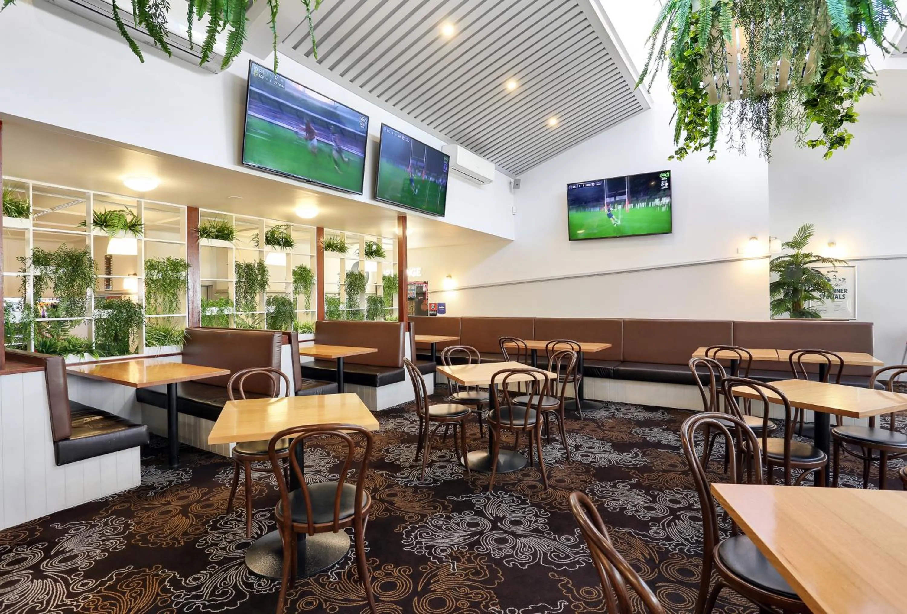 Restaurant/places to eat in Penshurst Hotel