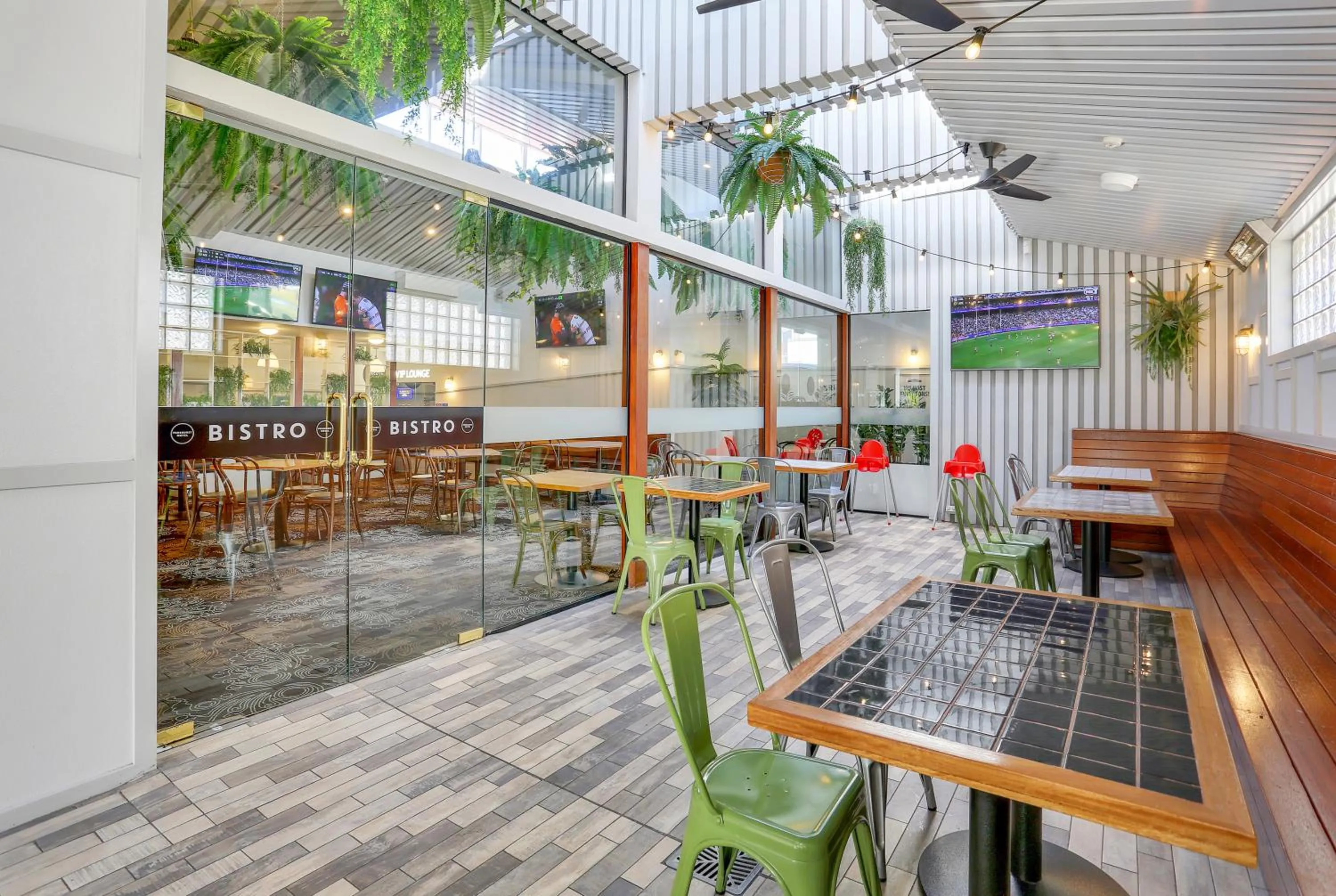 Restaurant/places to eat in Penshurst Hotel