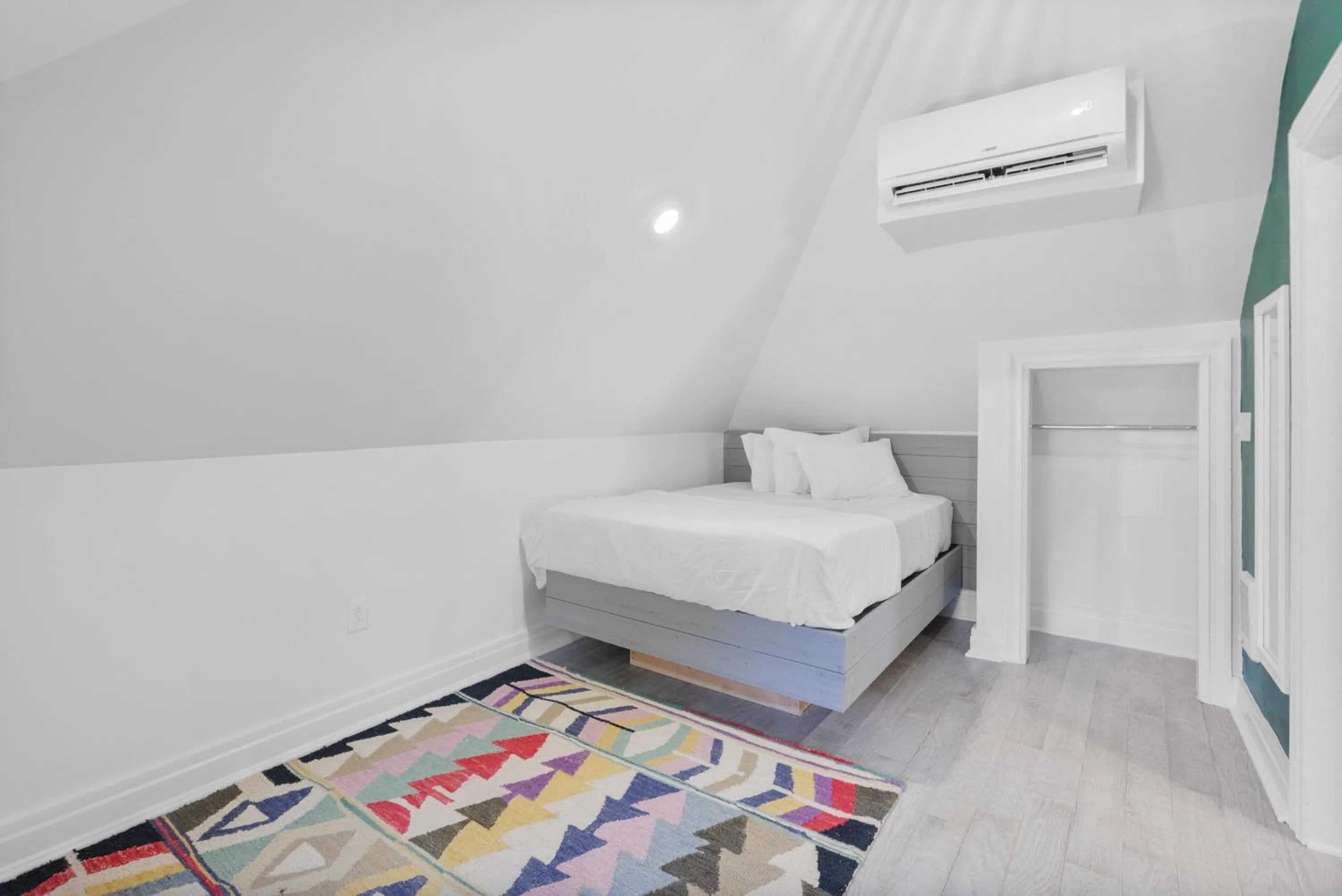 Bed in Upscale Luxury Suites Minutes From Center City