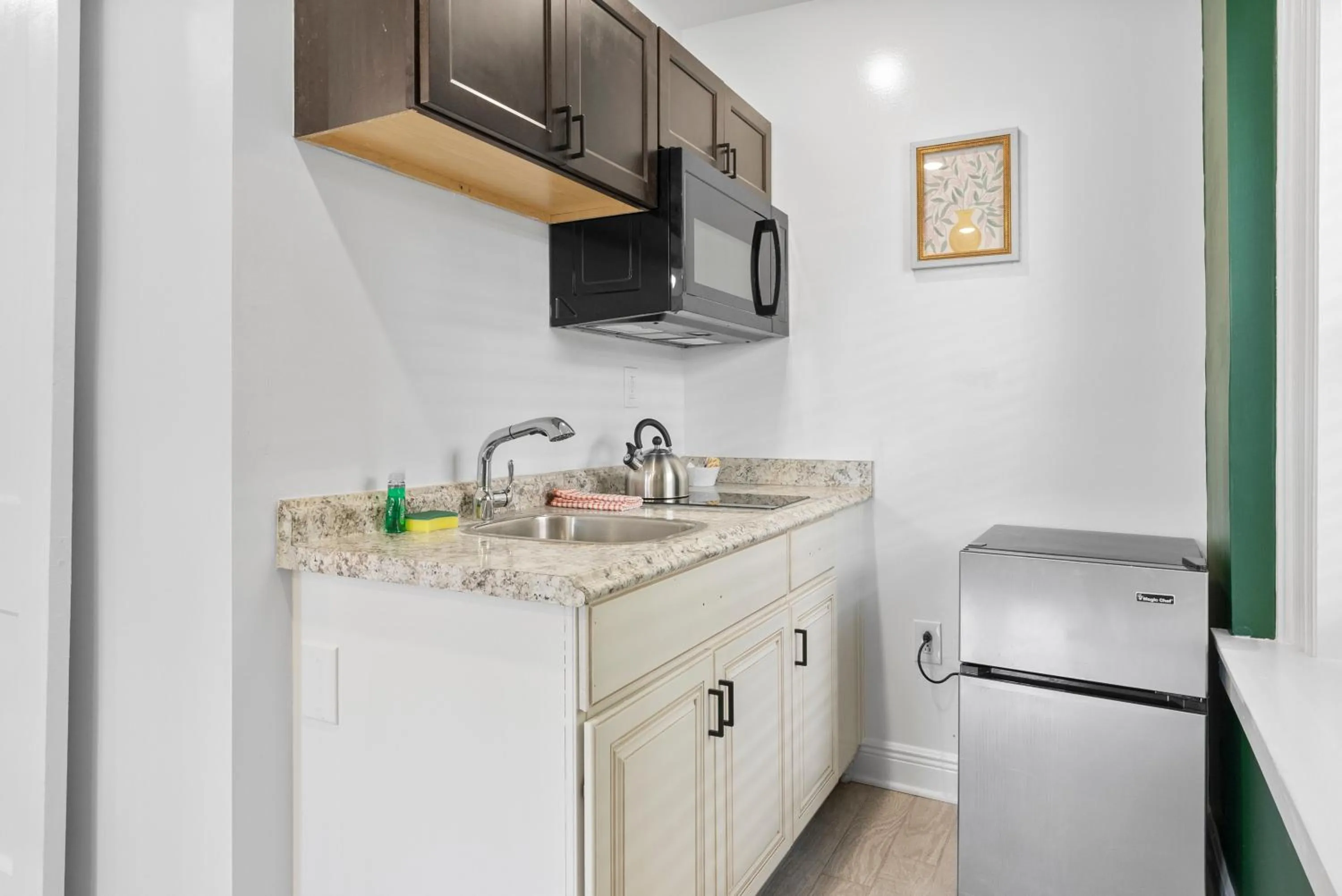 Kitchen or kitchenette in Upscale Luxury Suites Minutes From Center City
