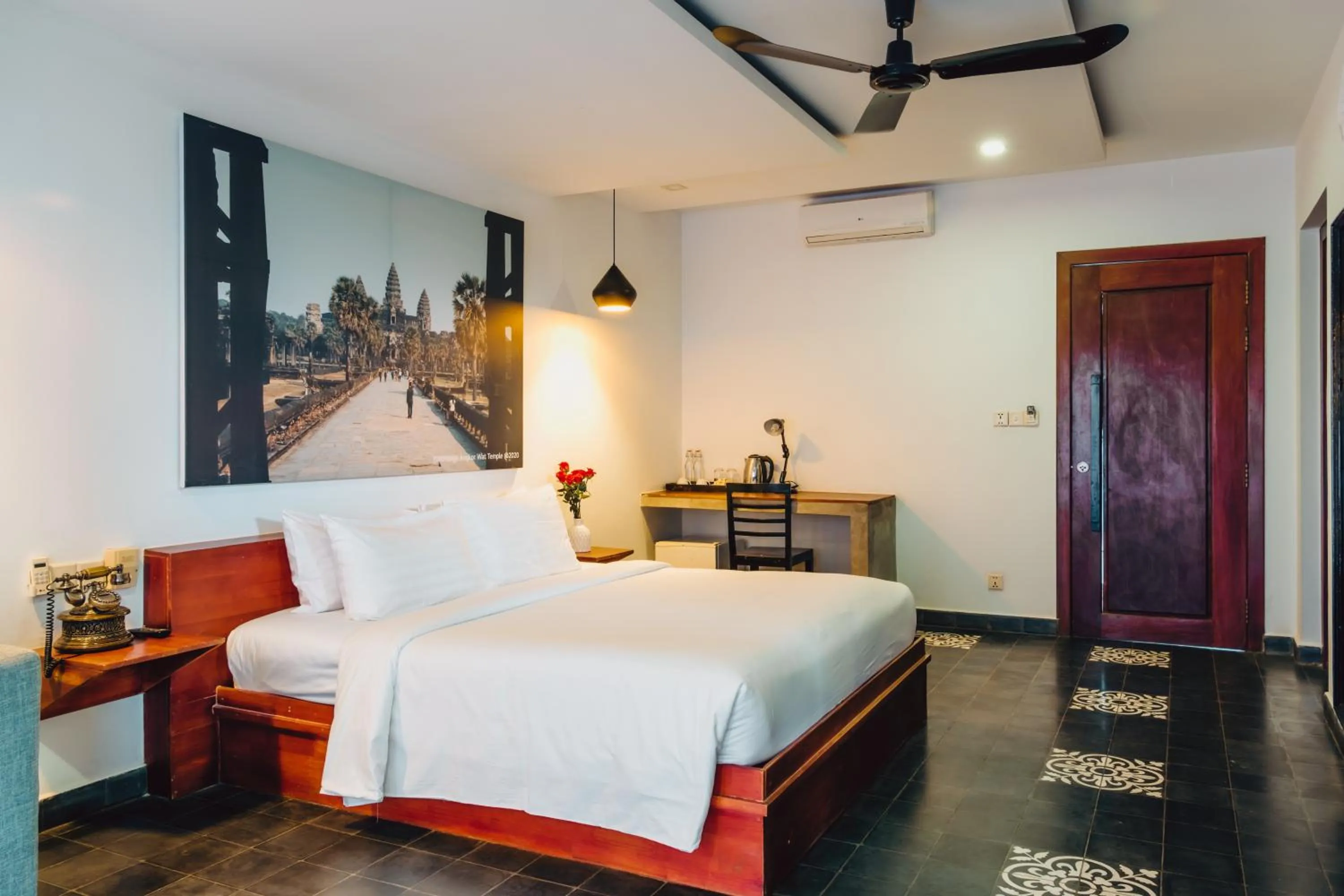 Photo of the whole room, Bed in Bopha Watbo Residence