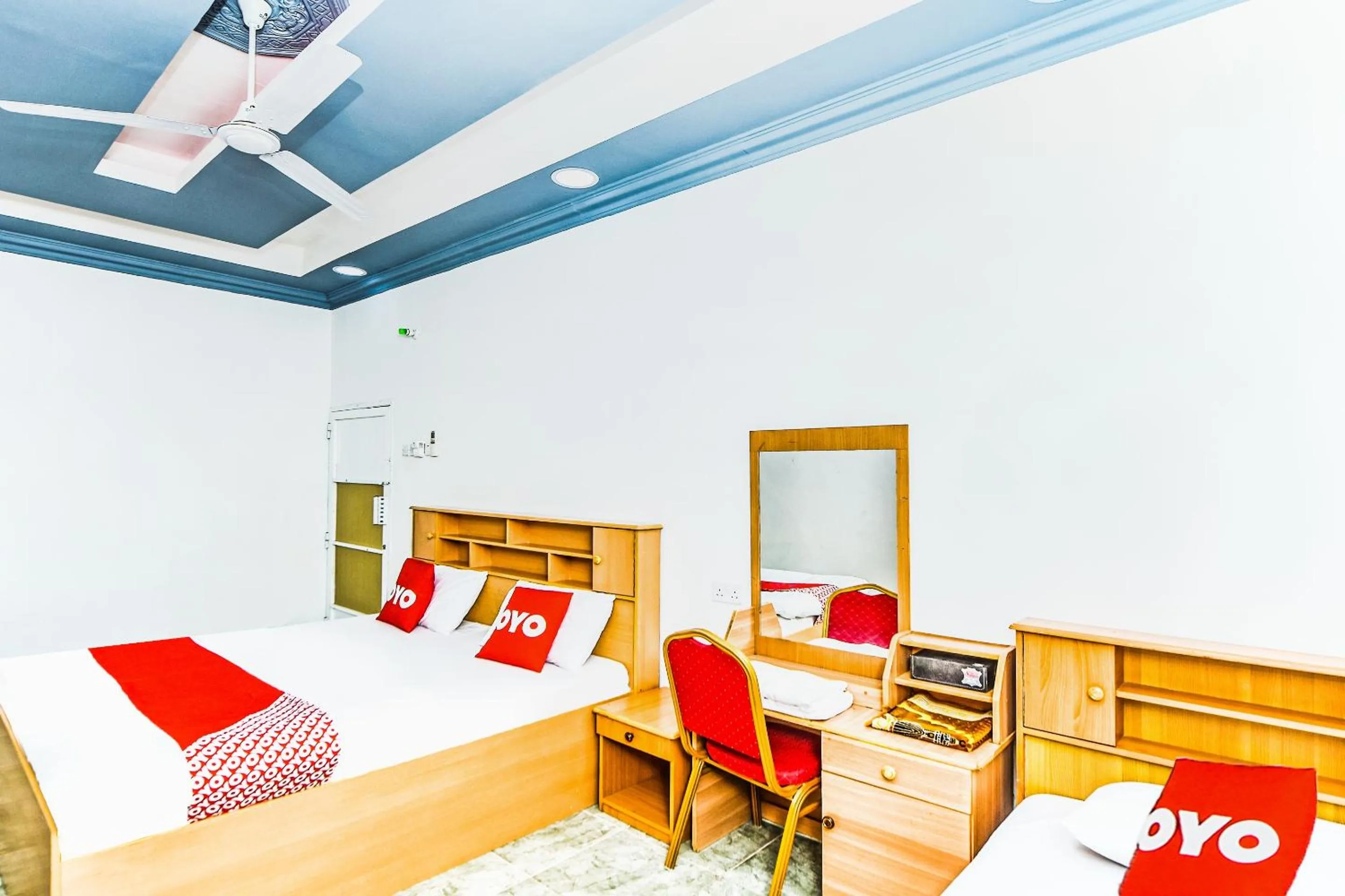 Bedroom, Bed in OYO 138 Gulf Sand Motel