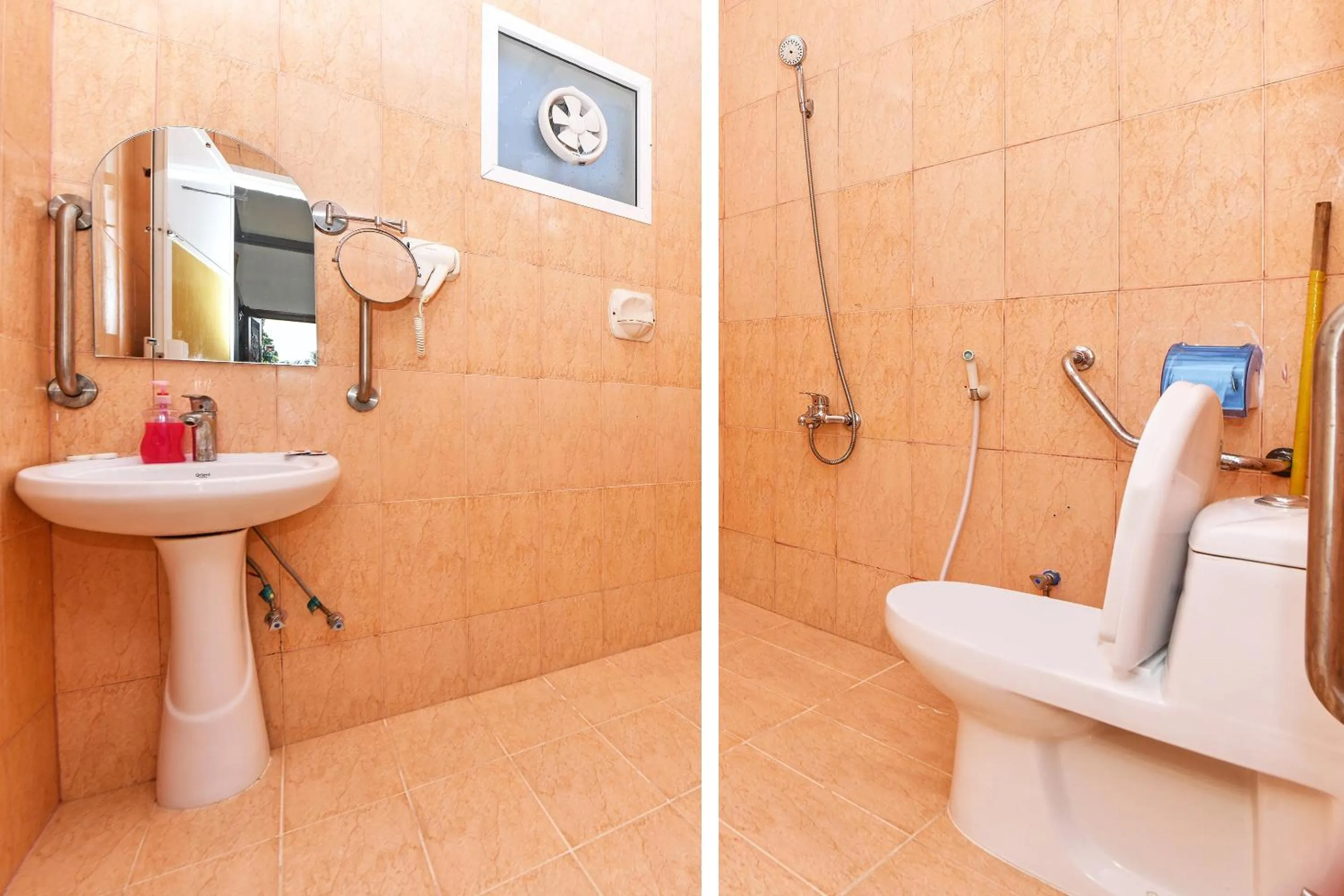 Bathroom in OYO 138 Gulf Sand Motel