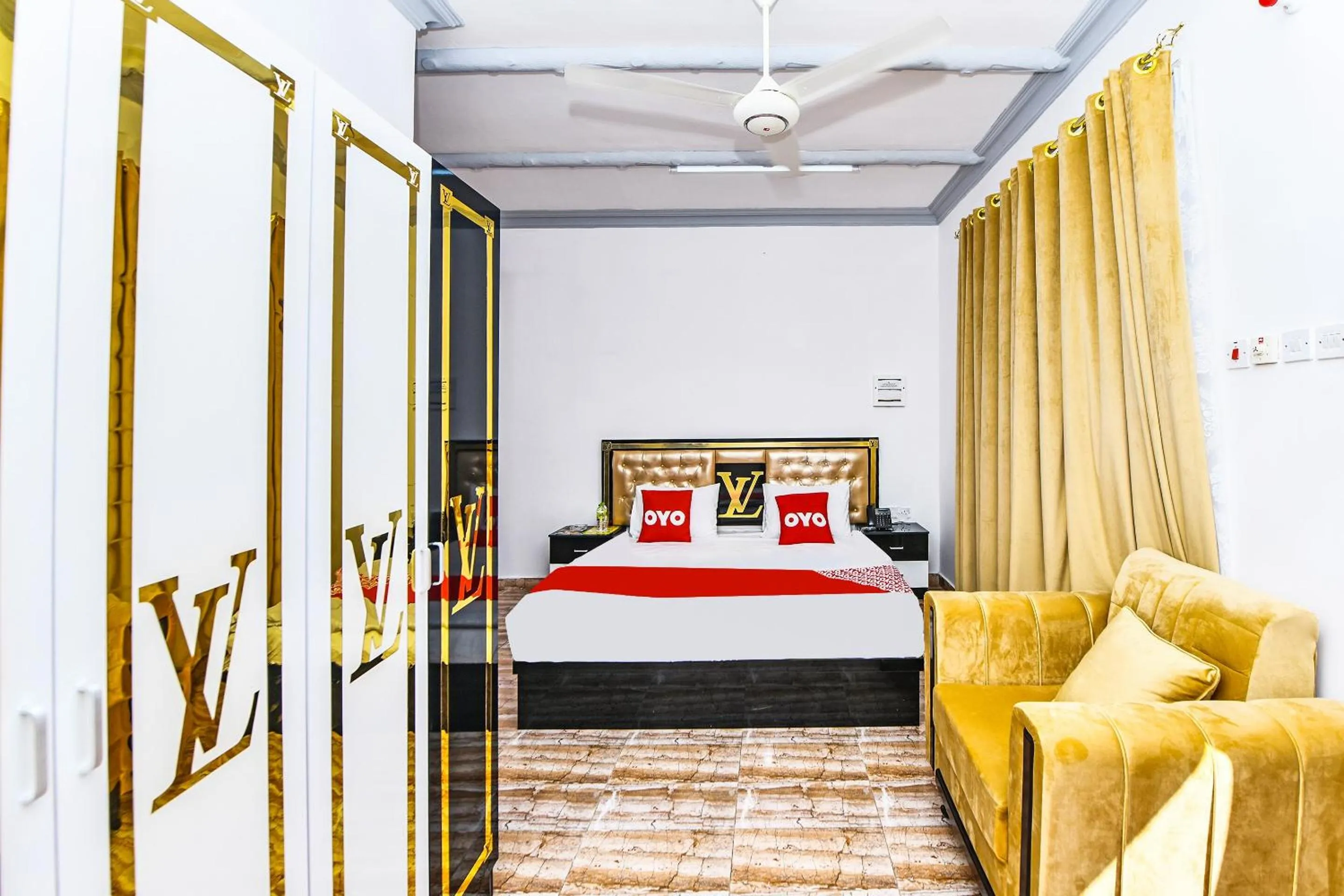 Bedroom, Bed in OYO 138 Gulf Sand Motel