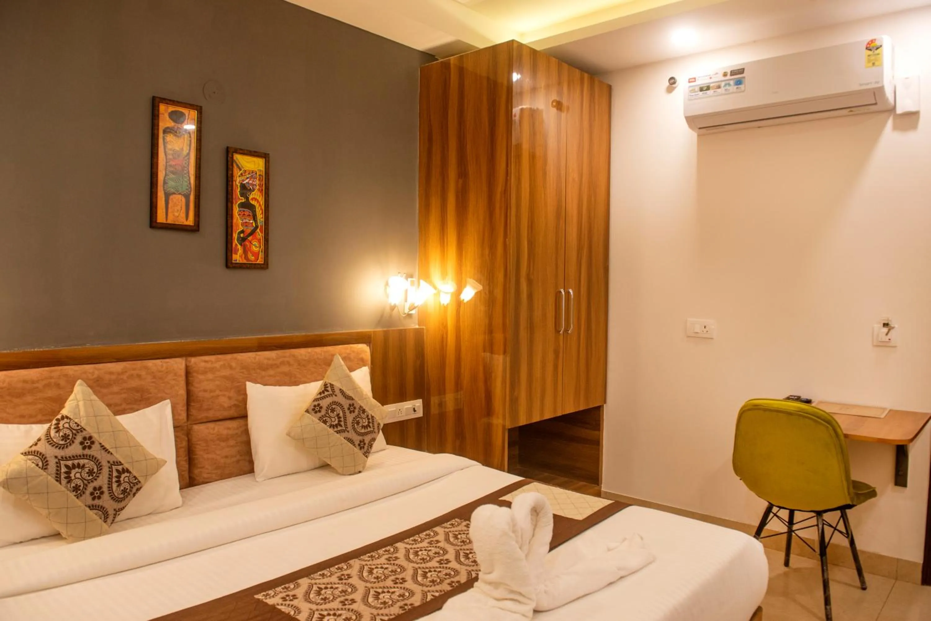 Bed in Posh Residency Artemis Hospital Road Gurgaon