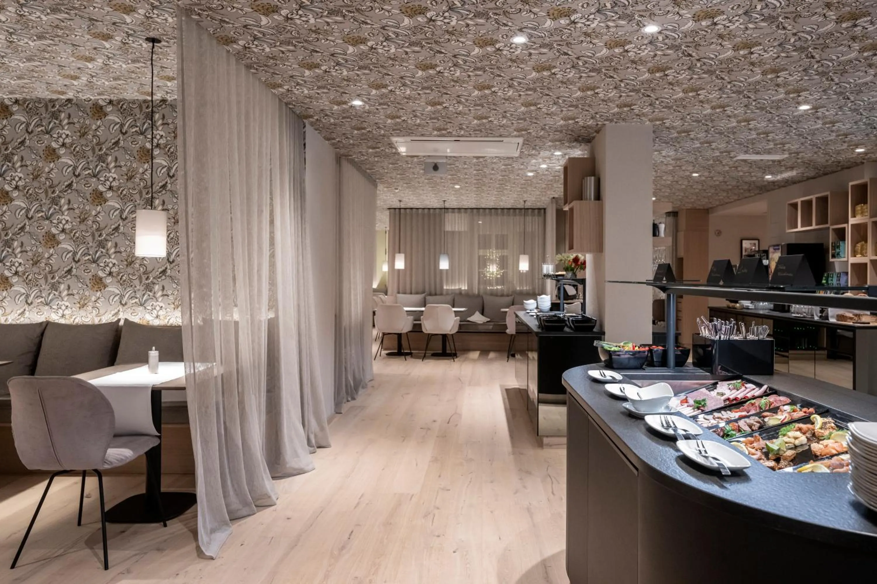 Breakfast in HOTEL & SPA Goldene Rose