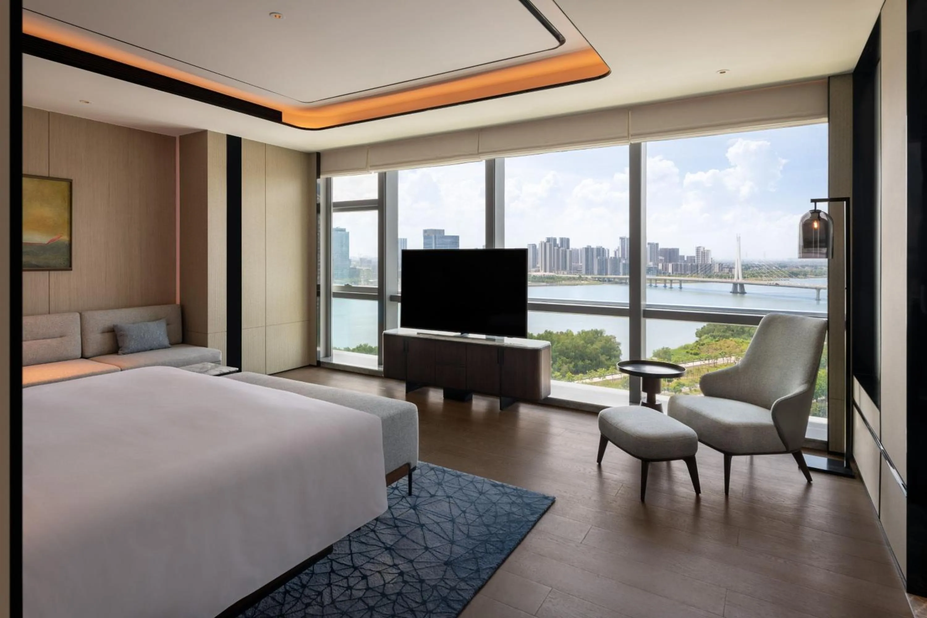 Photo of the whole room, Bed in Guangzhou Marriott Hotel Nansha