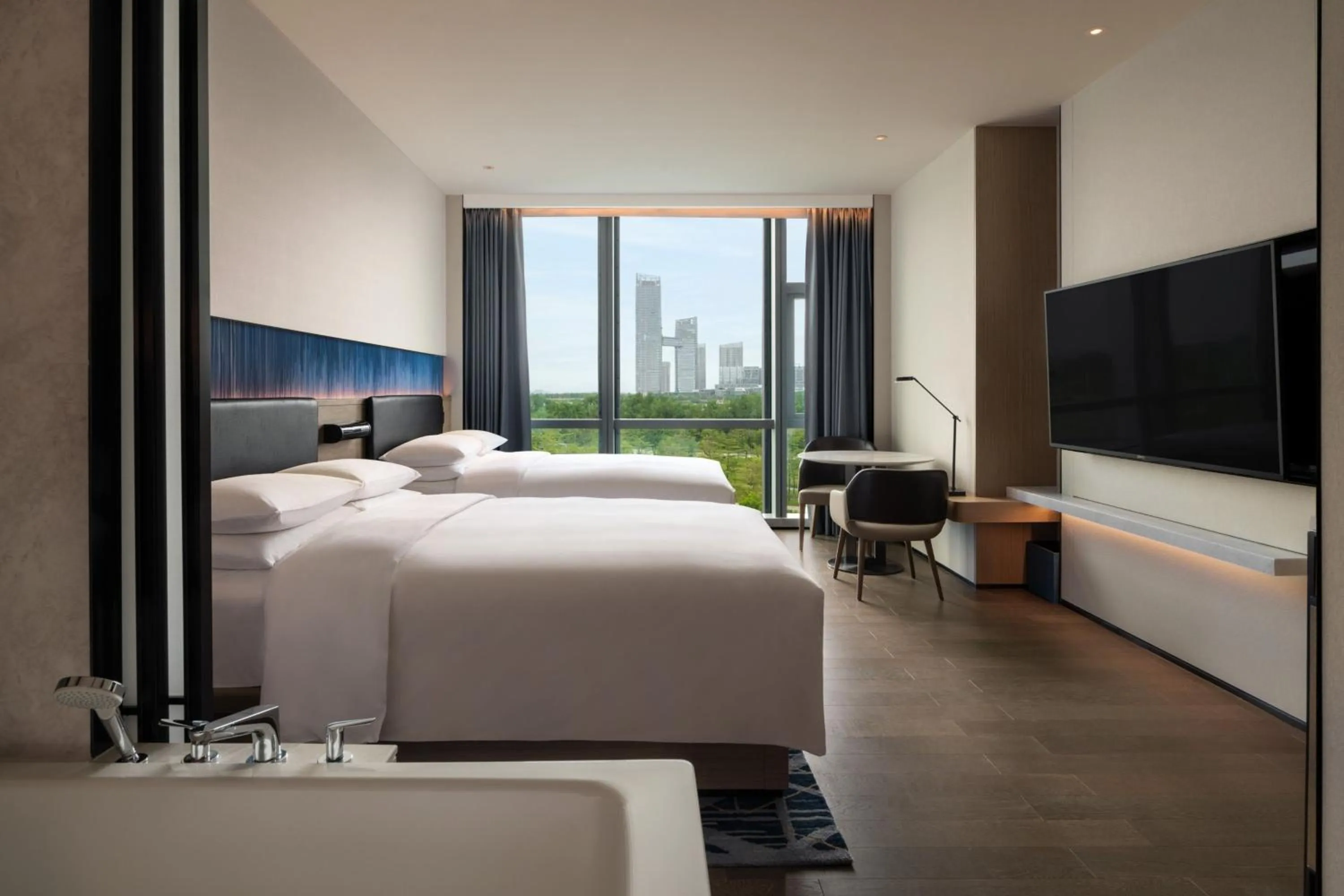 Photo of the whole room, Bed in Guangzhou Marriott Hotel Nansha