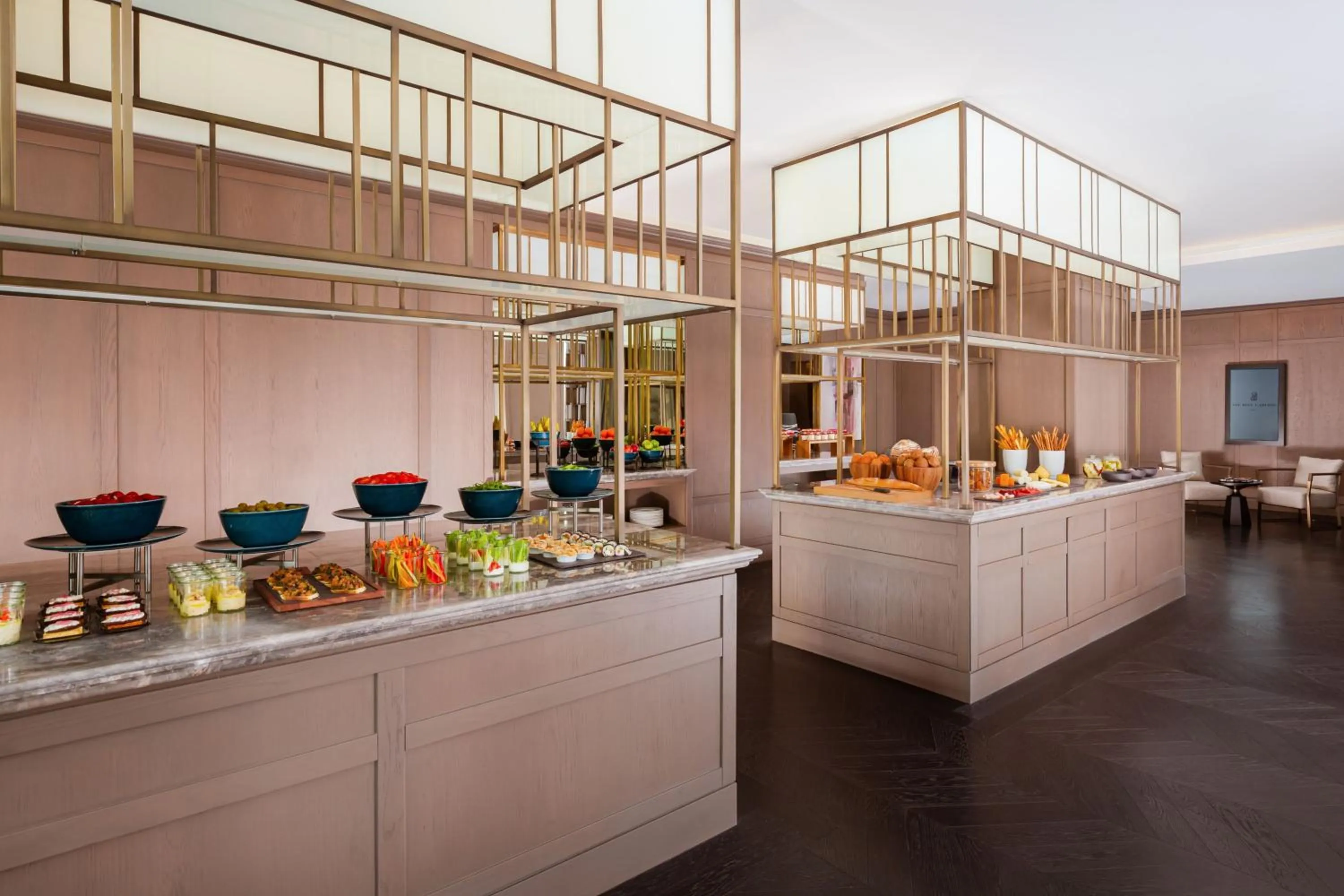 Lounge or bar in The Ritz-Carlton, Baku