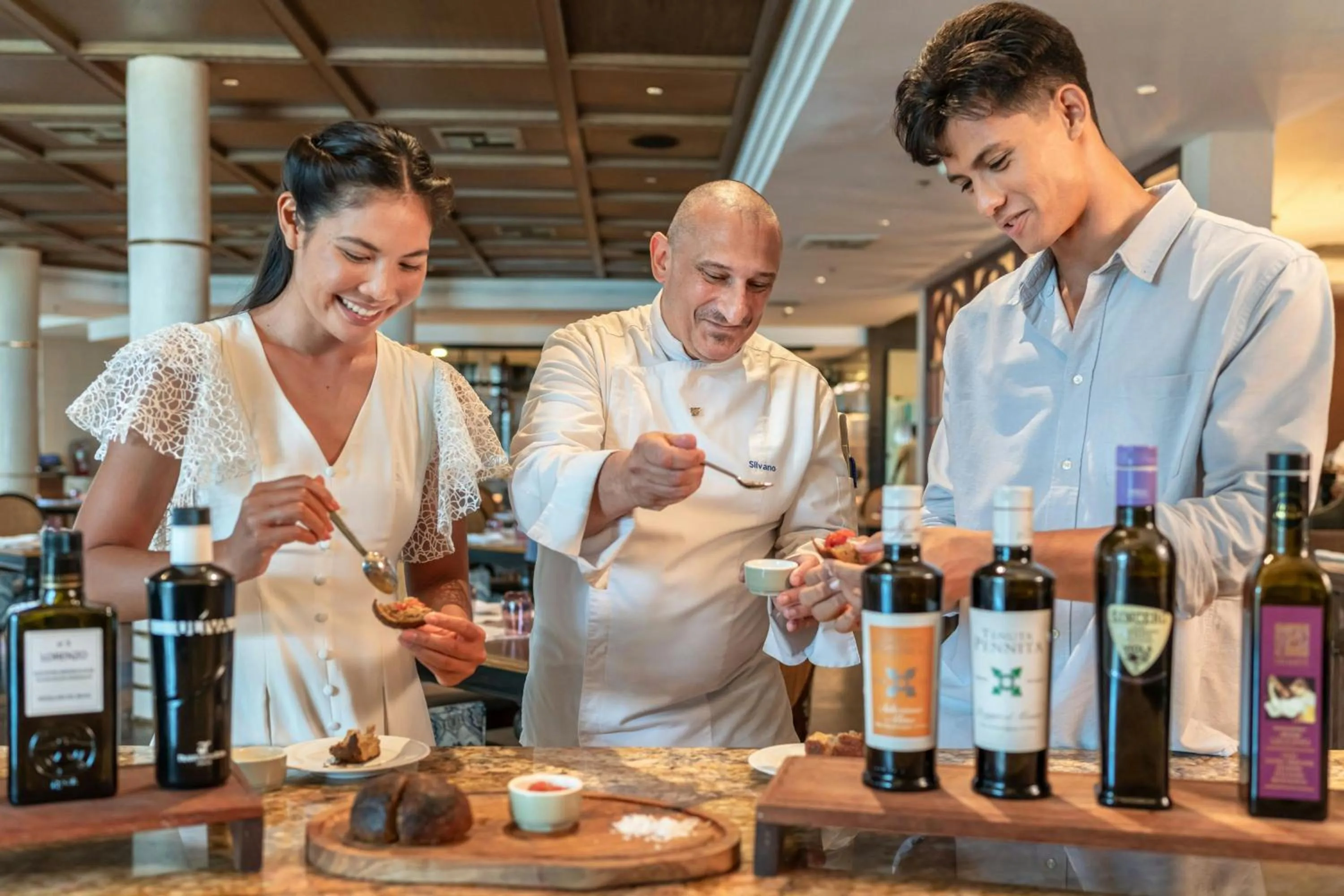 Restaurant/places to eat in Marriott Vacation Club, Khao Lak Beach Resort