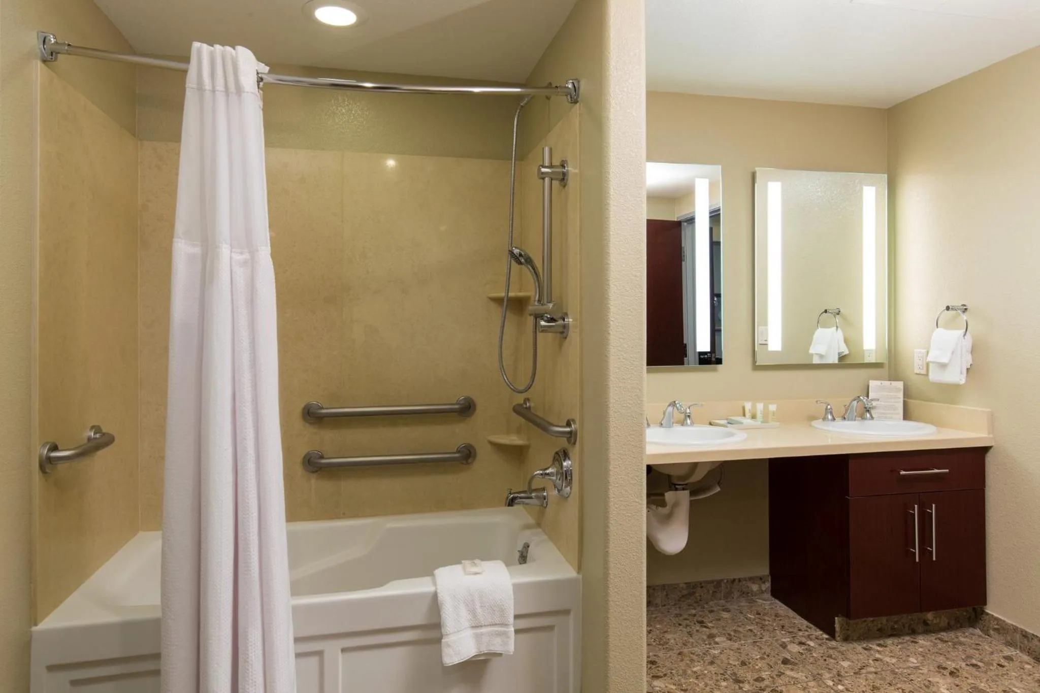 Bathroom in Staybridge Suites Las Vegas - Stadium District