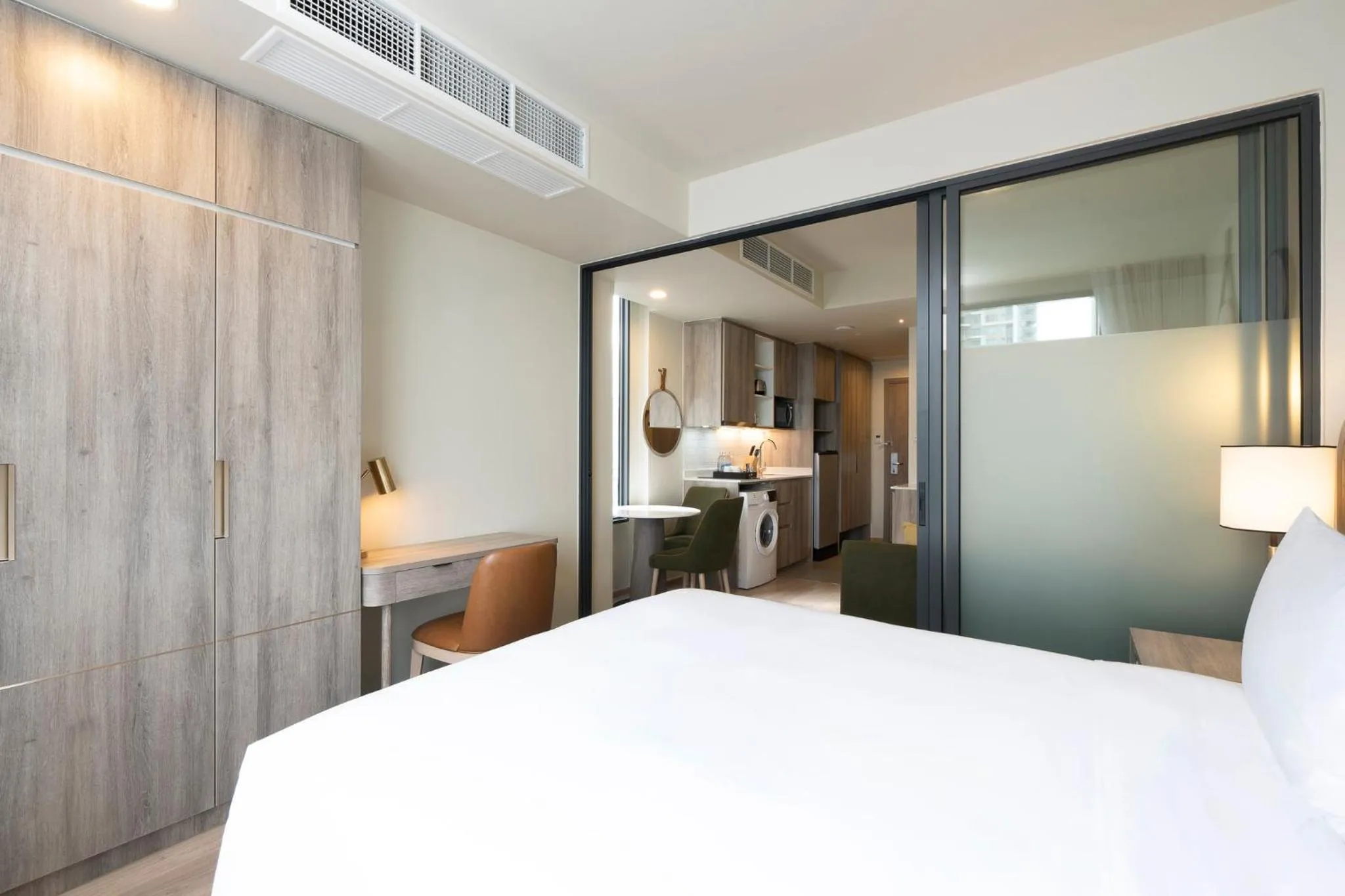 Photo of the whole room, Bed in Staybridge Suites Bangkok Sukhumvit by IHG