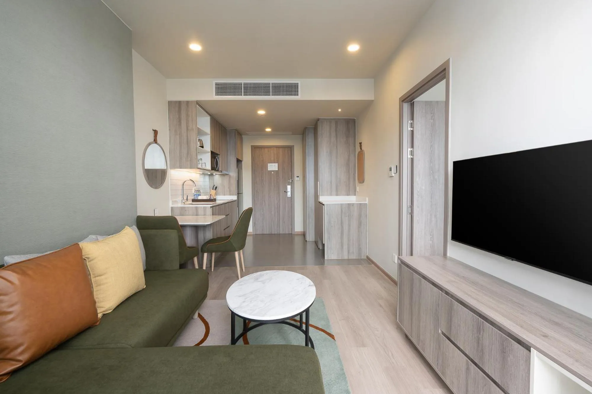 Living room in Staybridge Suites Bangkok Sukhumvit by IHG