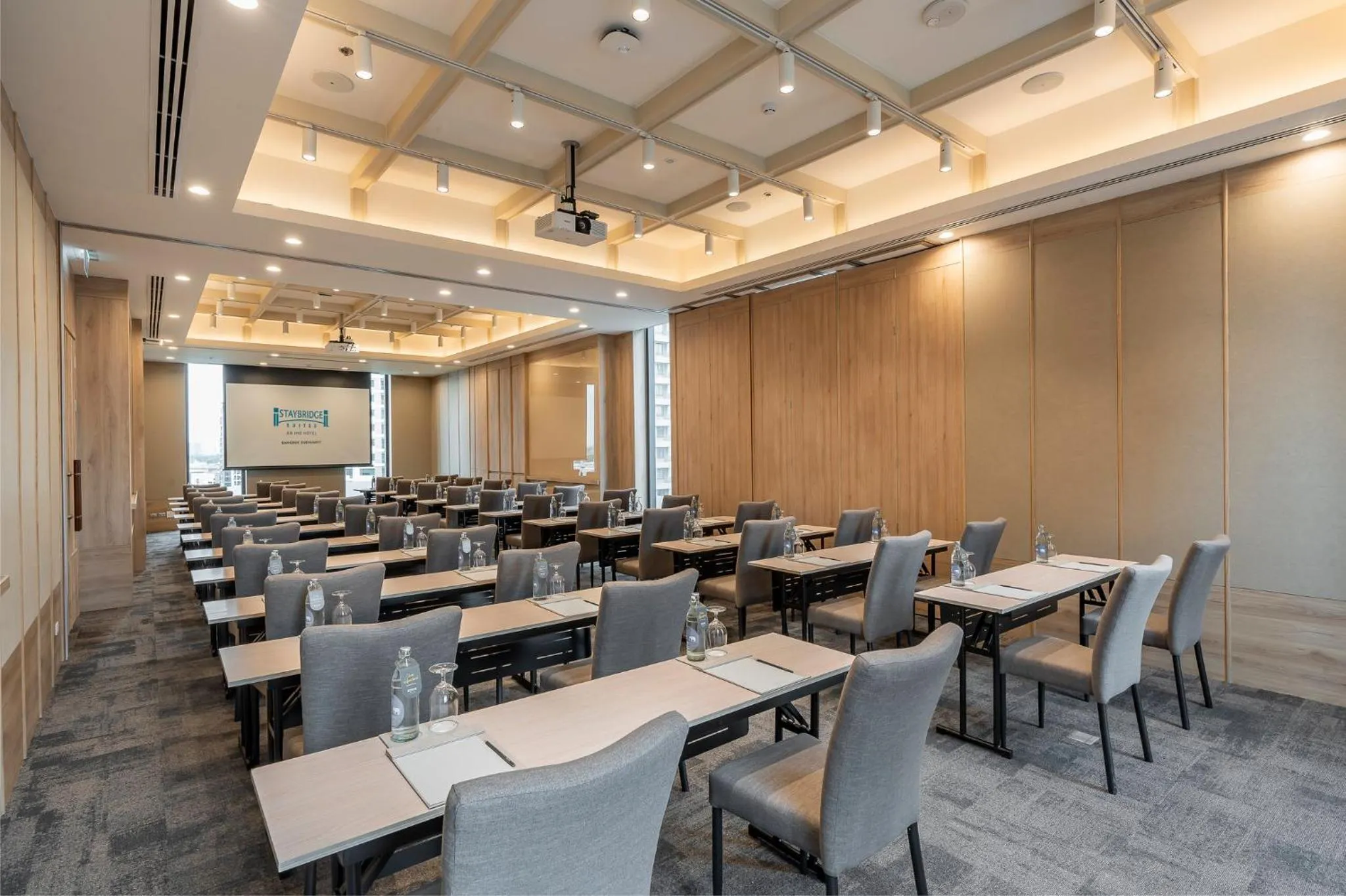 Meeting/conference room in Staybridge Suites Bangkok Sukhumvit by IHG