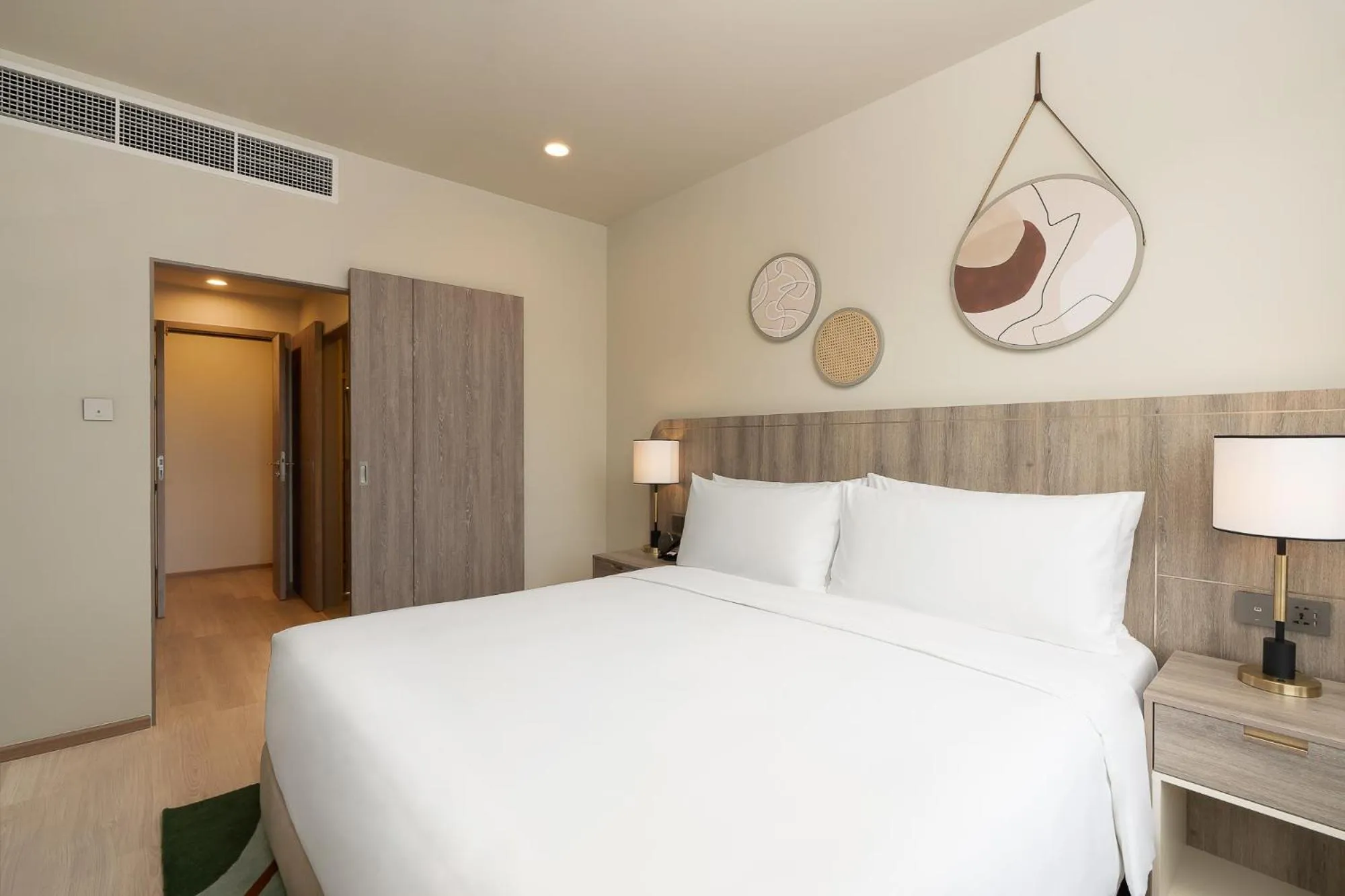 Bed in Staybridge Suites Bangkok Sukhumvit by IHG