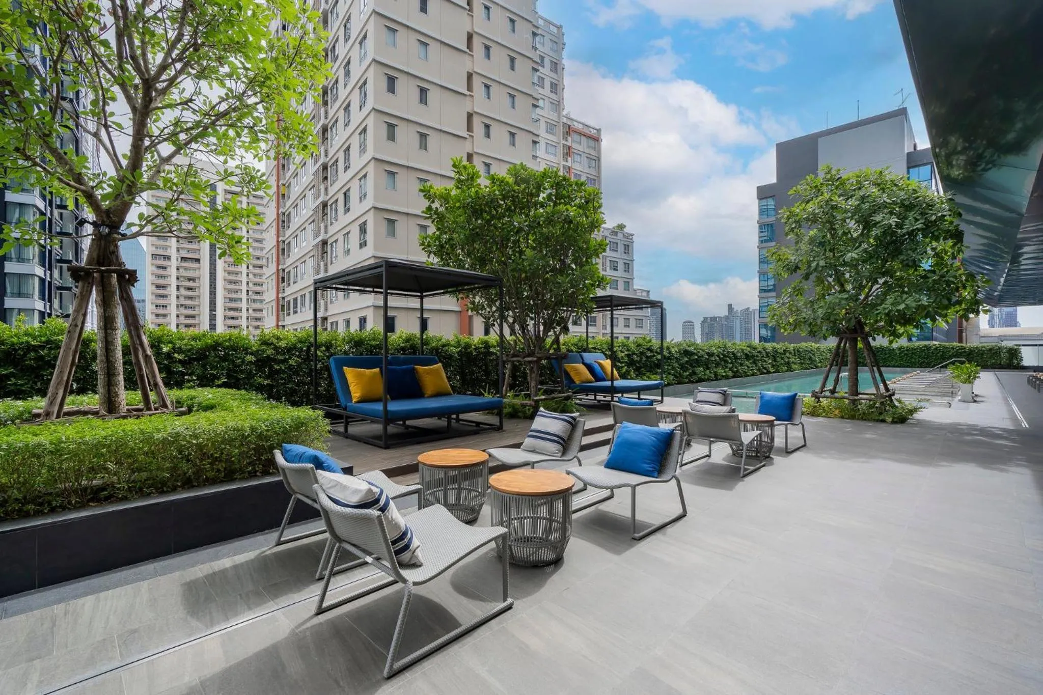 Swimming pool in Staybridge Suites Bangkok Sukhumvit by IHG