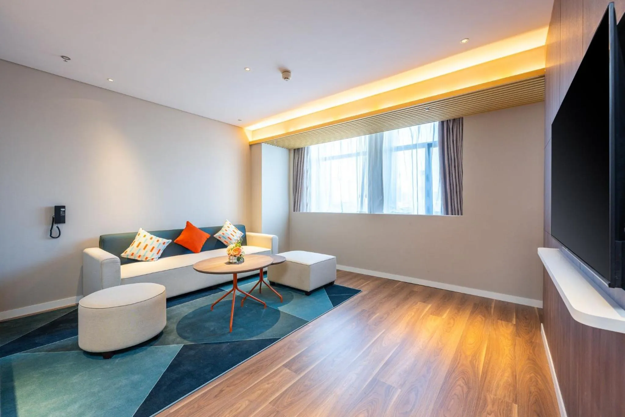 Bedroom in Holiday Inn Express Xinji City Center by IHG