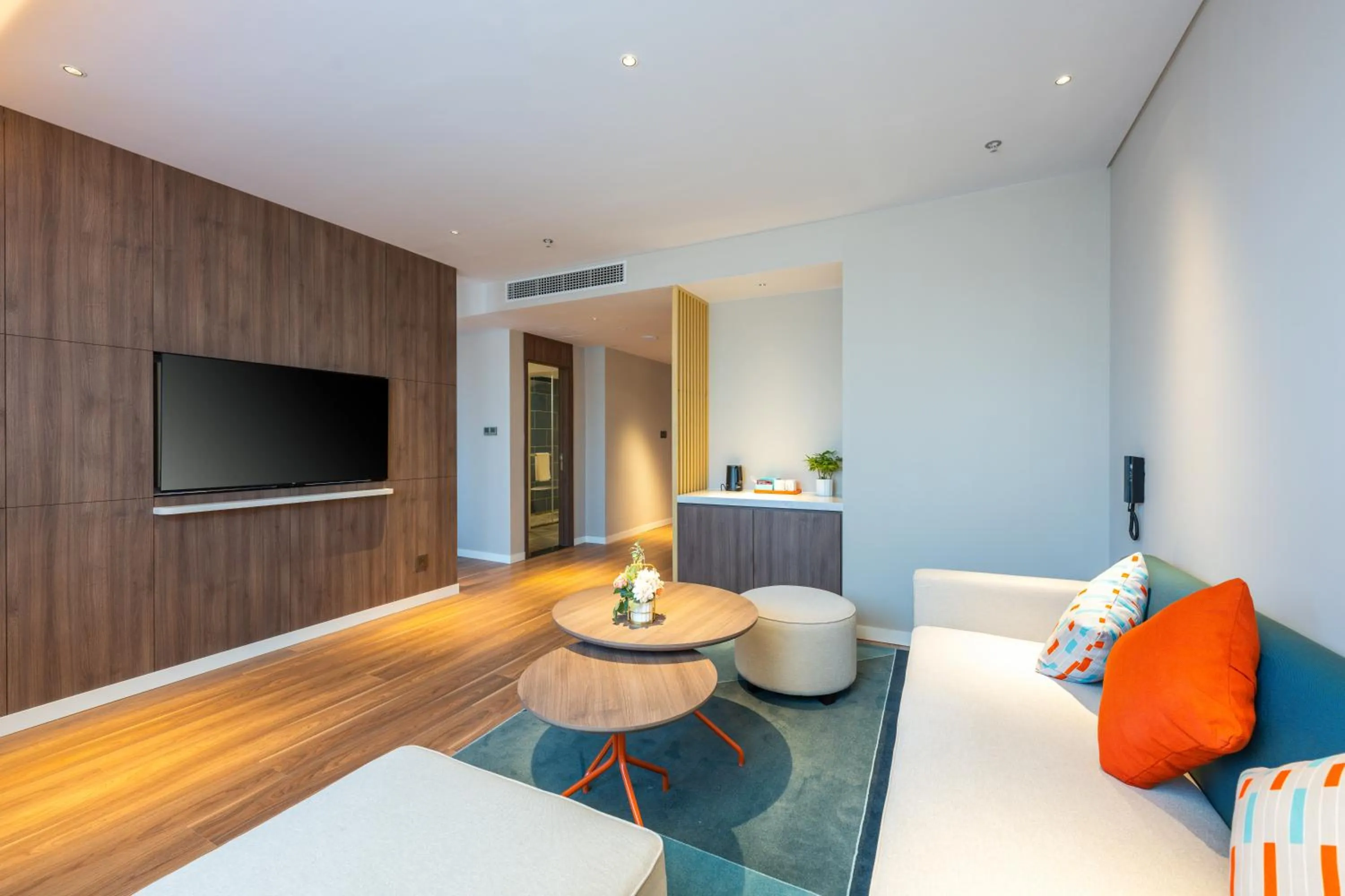 Bedroom in Holiday Inn Express Xinji City Center by IHG