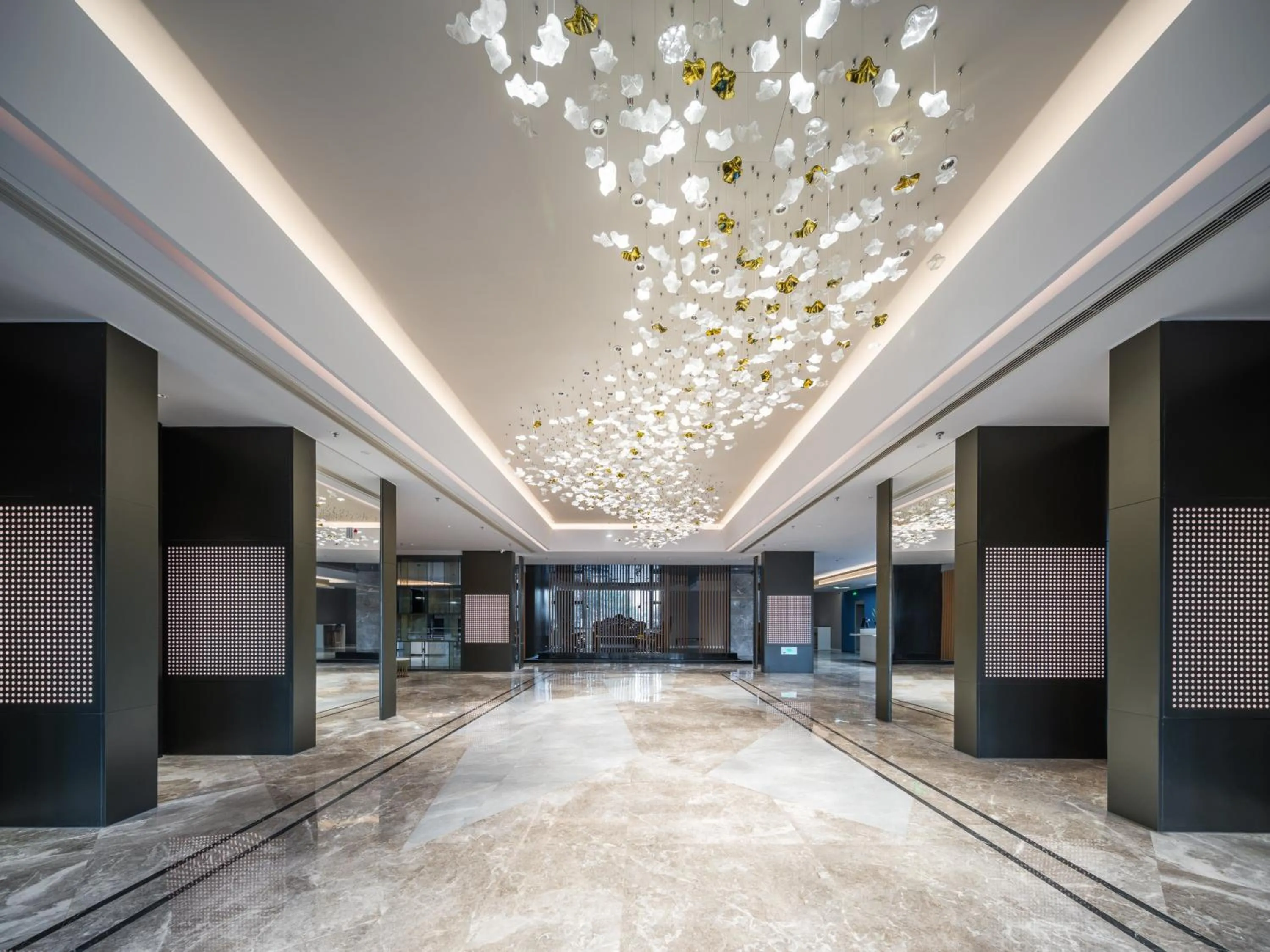 Property building in Holiday Inn Express Xinji City Center by IHG