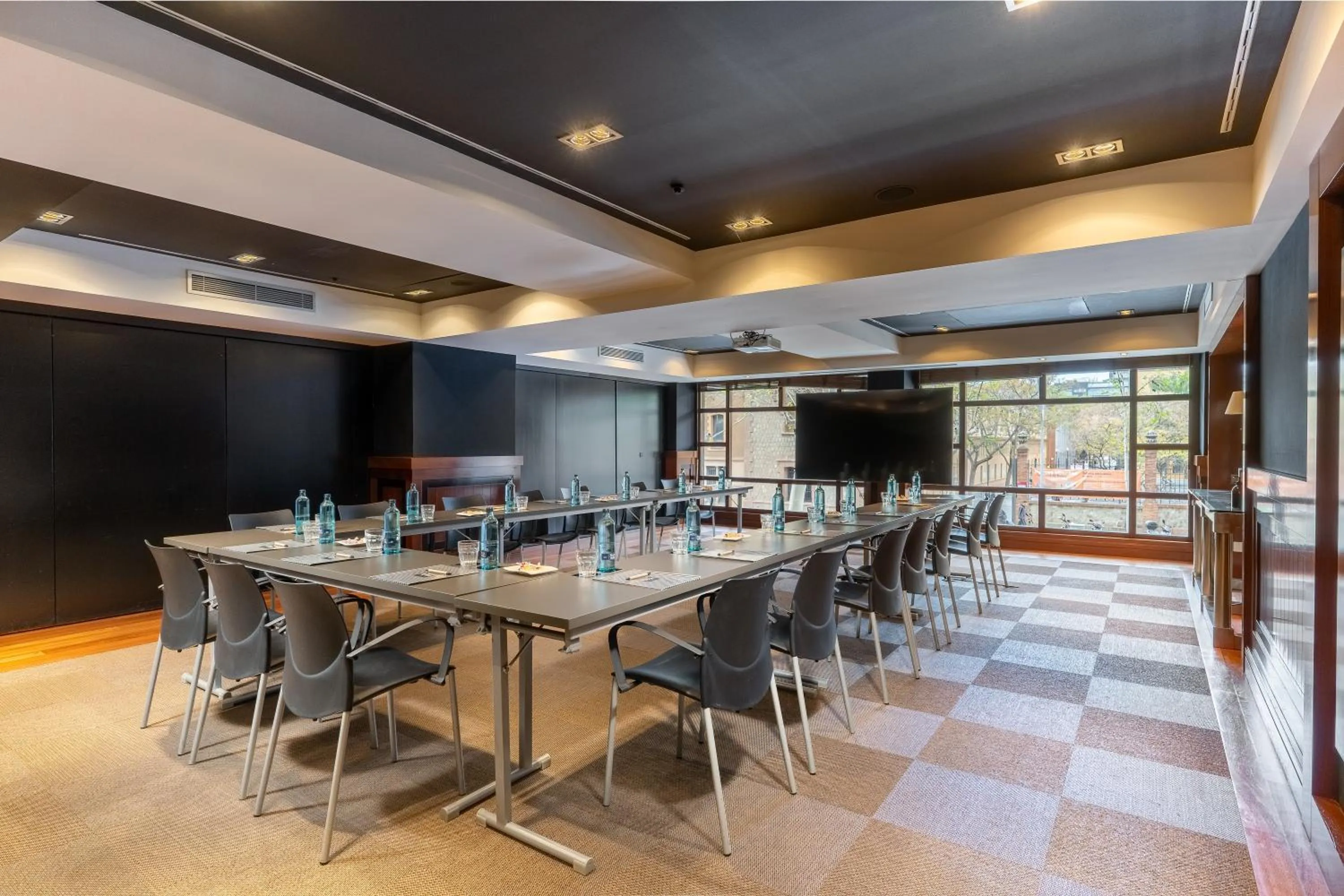 Meeting/conference room in U232 Hotel