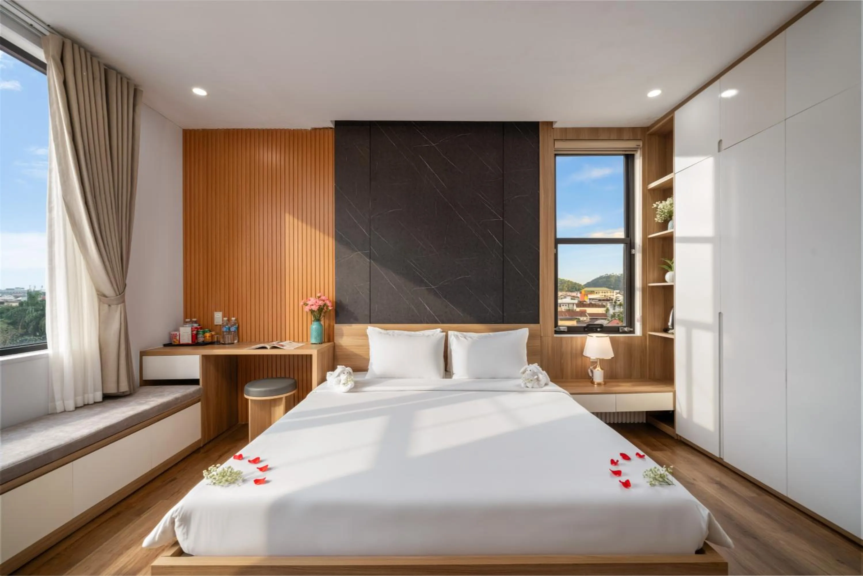 Bedroom, Bed in KLY Hotel