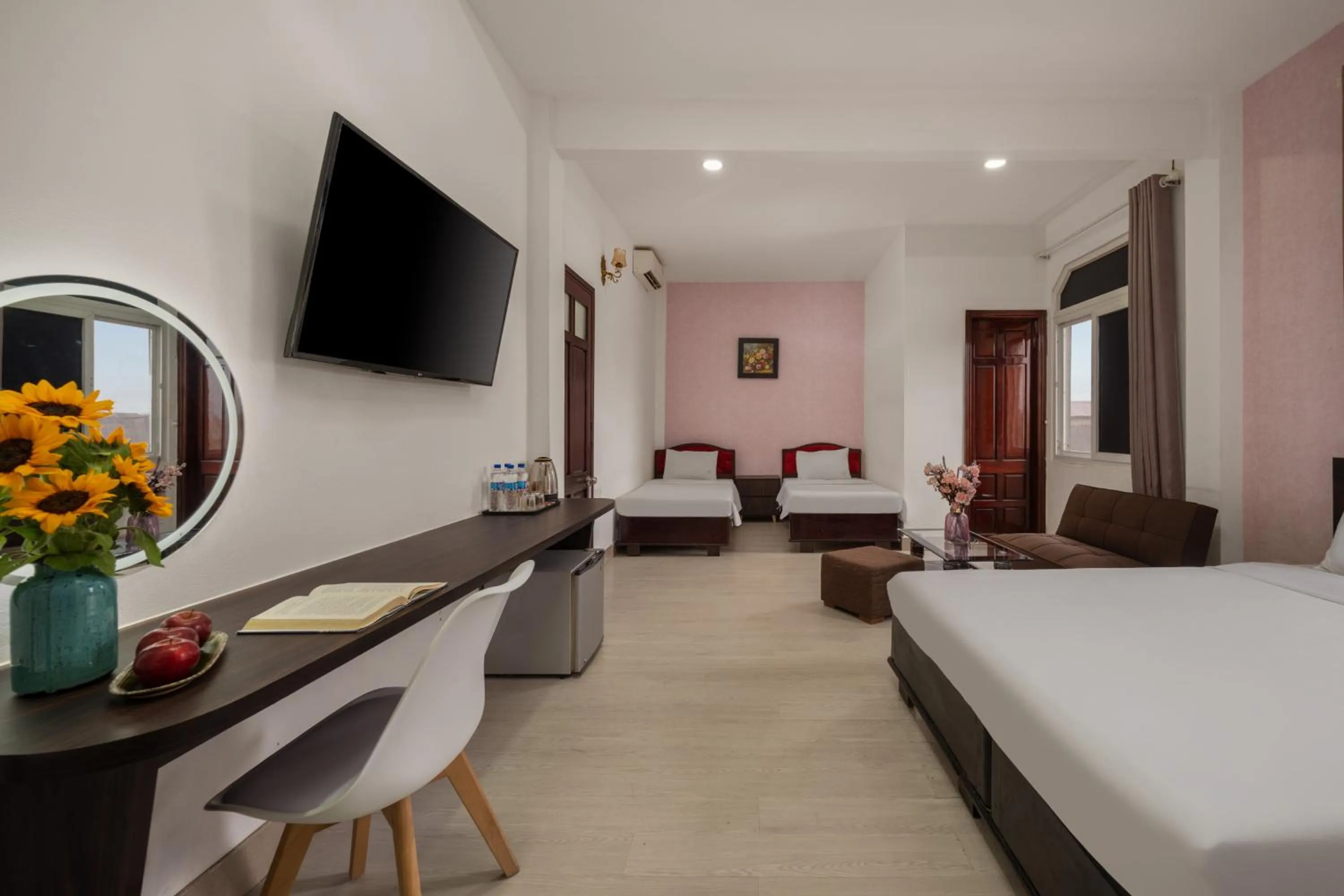 Bedroom, Bed in KLY Hotel