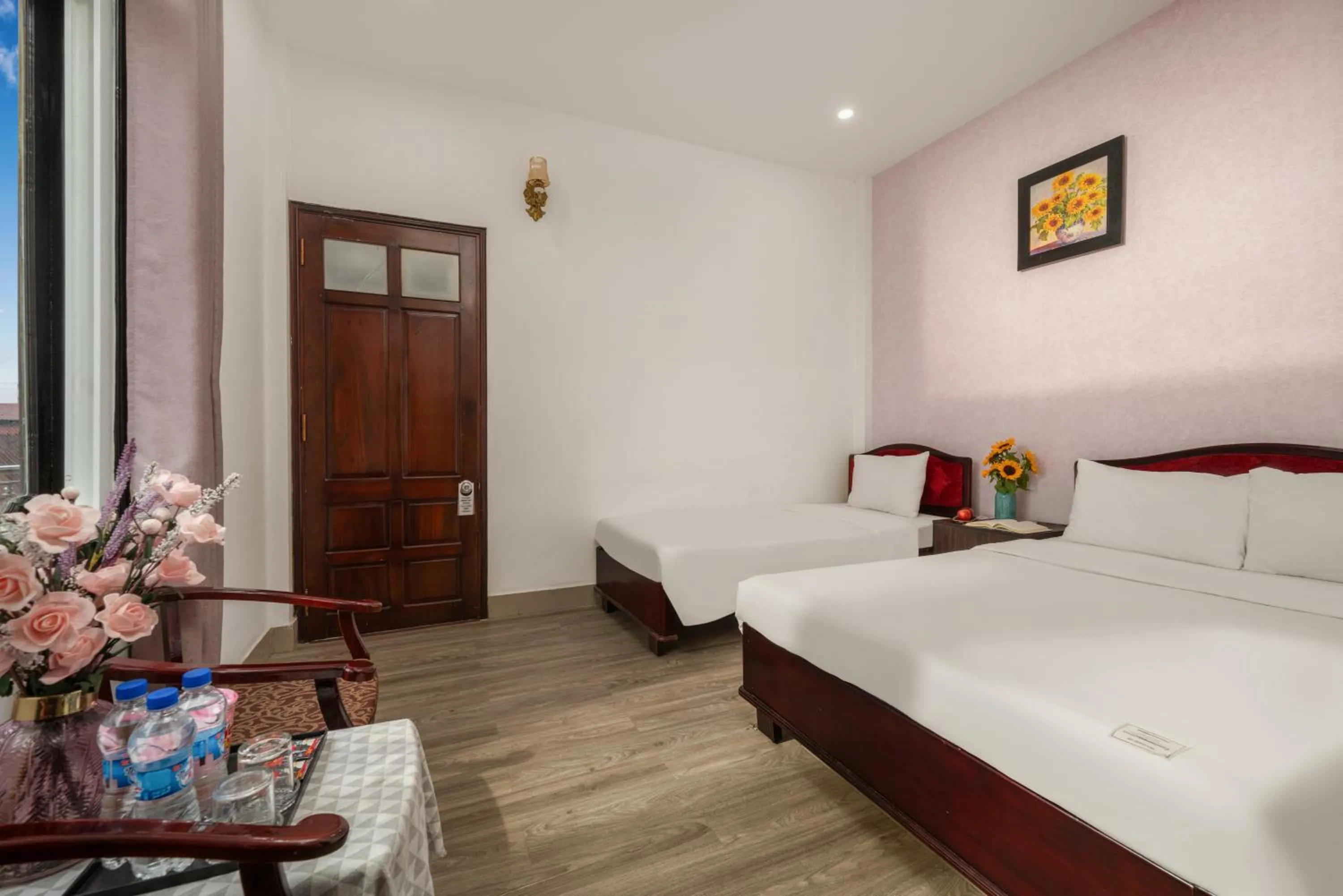 Bedroom, Bed in KLY Hotel